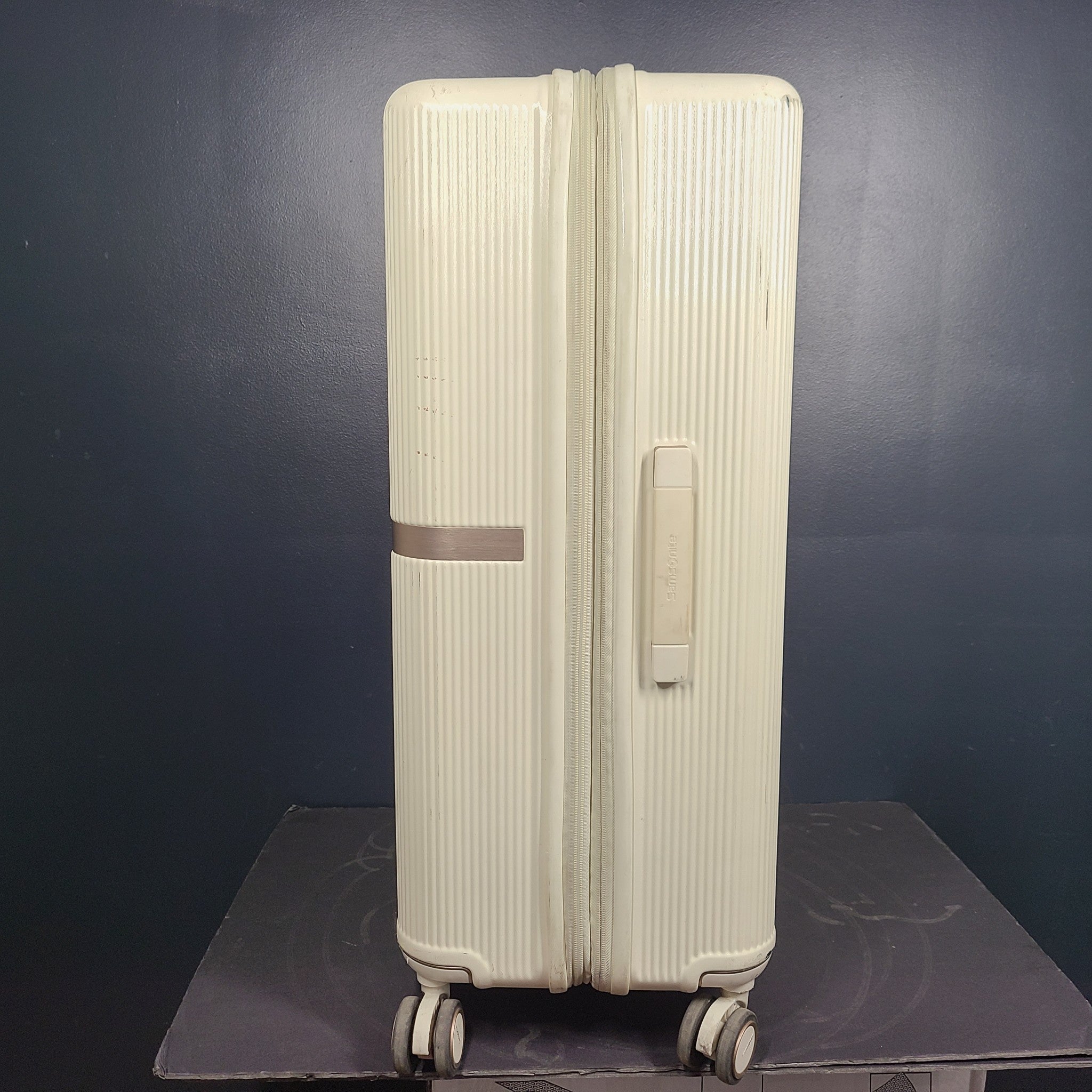 Samsonite Minter 29" Spinner Luxury Suitcase Hardside Lightweight TSA Lock Ivory