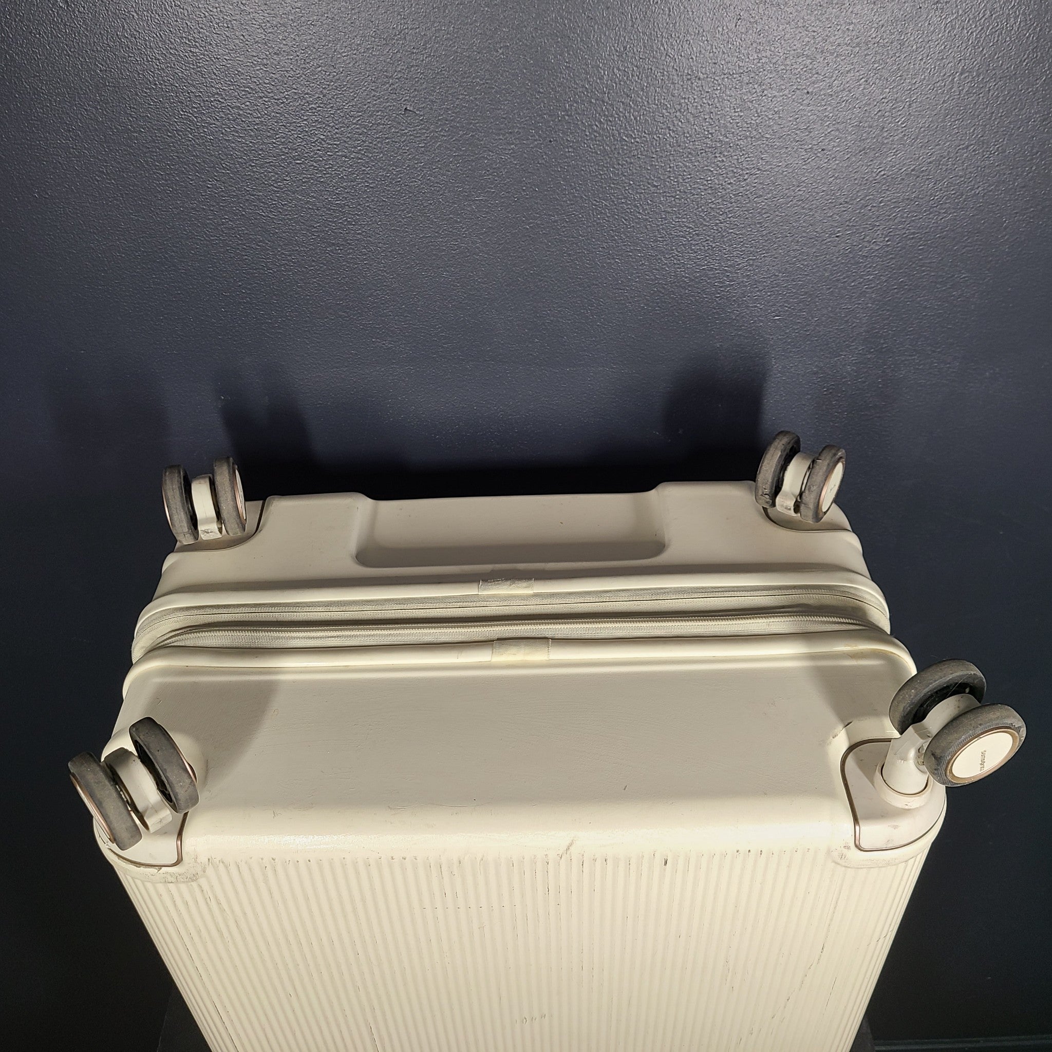 Samsonite Minter 29" Spinner Luxury Suitcase Hardside Lightweight TSA Lock Ivory