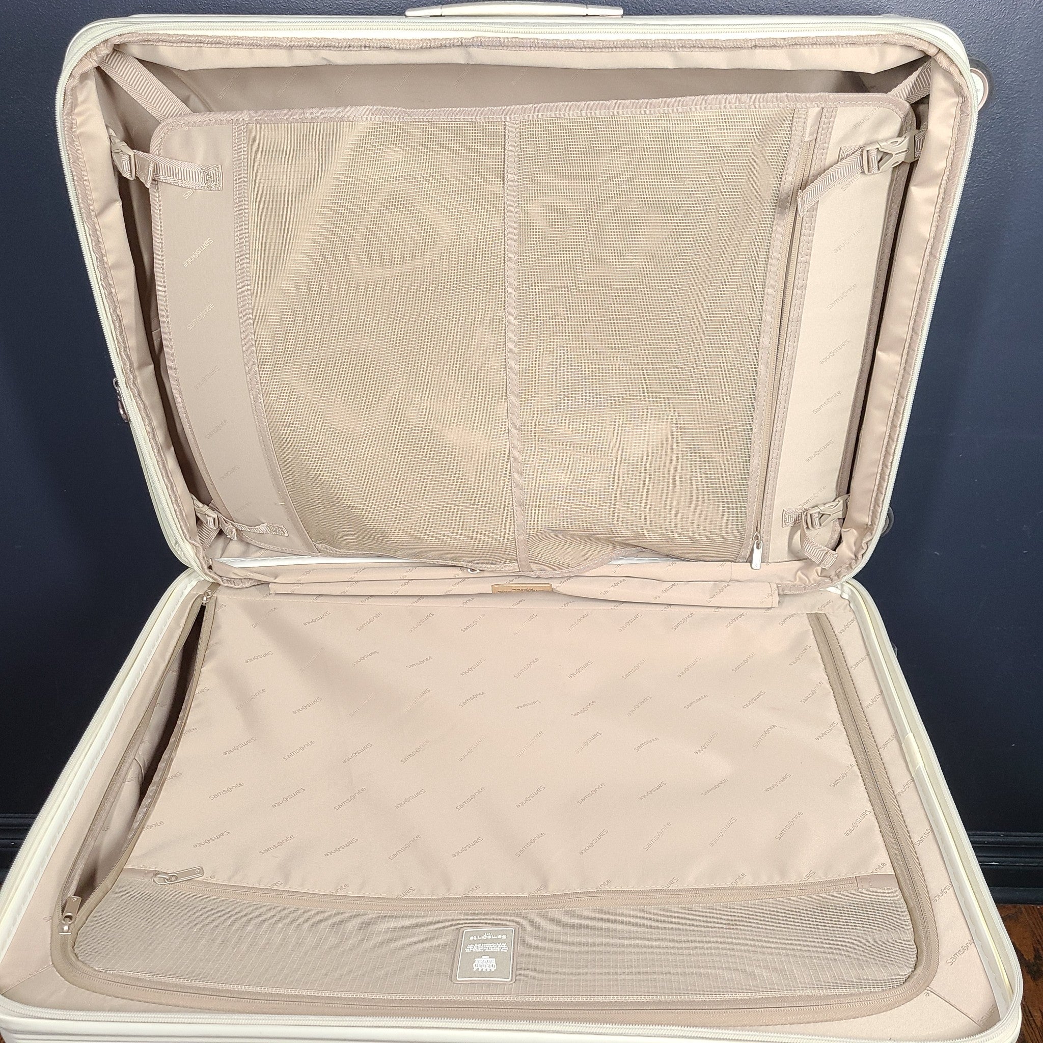 Samsonite Minter 29" Spinner Luxury Suitcase Hardside Lightweight TSA Lock Ivory