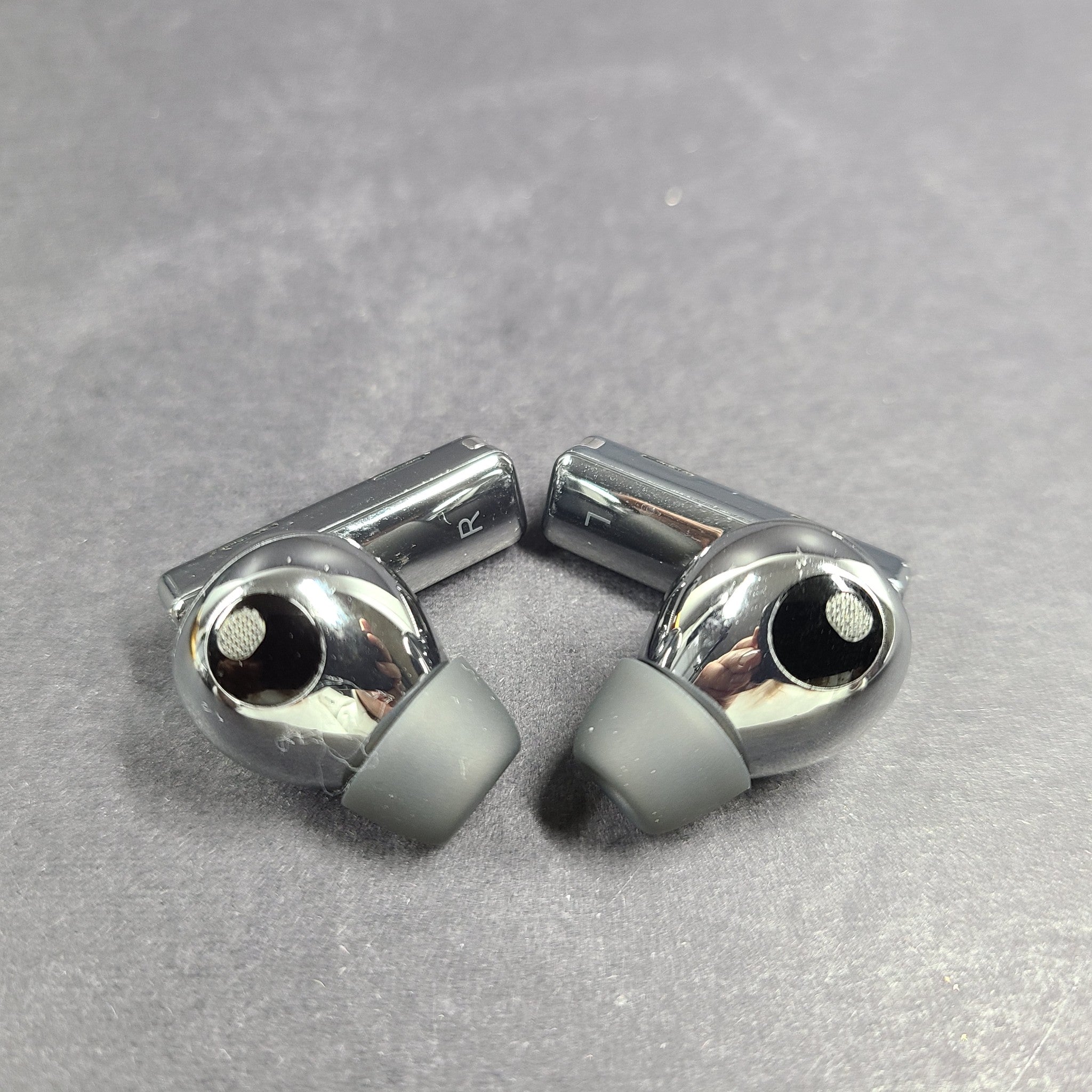 Huawei FreeBuds Pro Silver Bluetooth ANC Bone Sensor Earphone T0003C MINT!!!