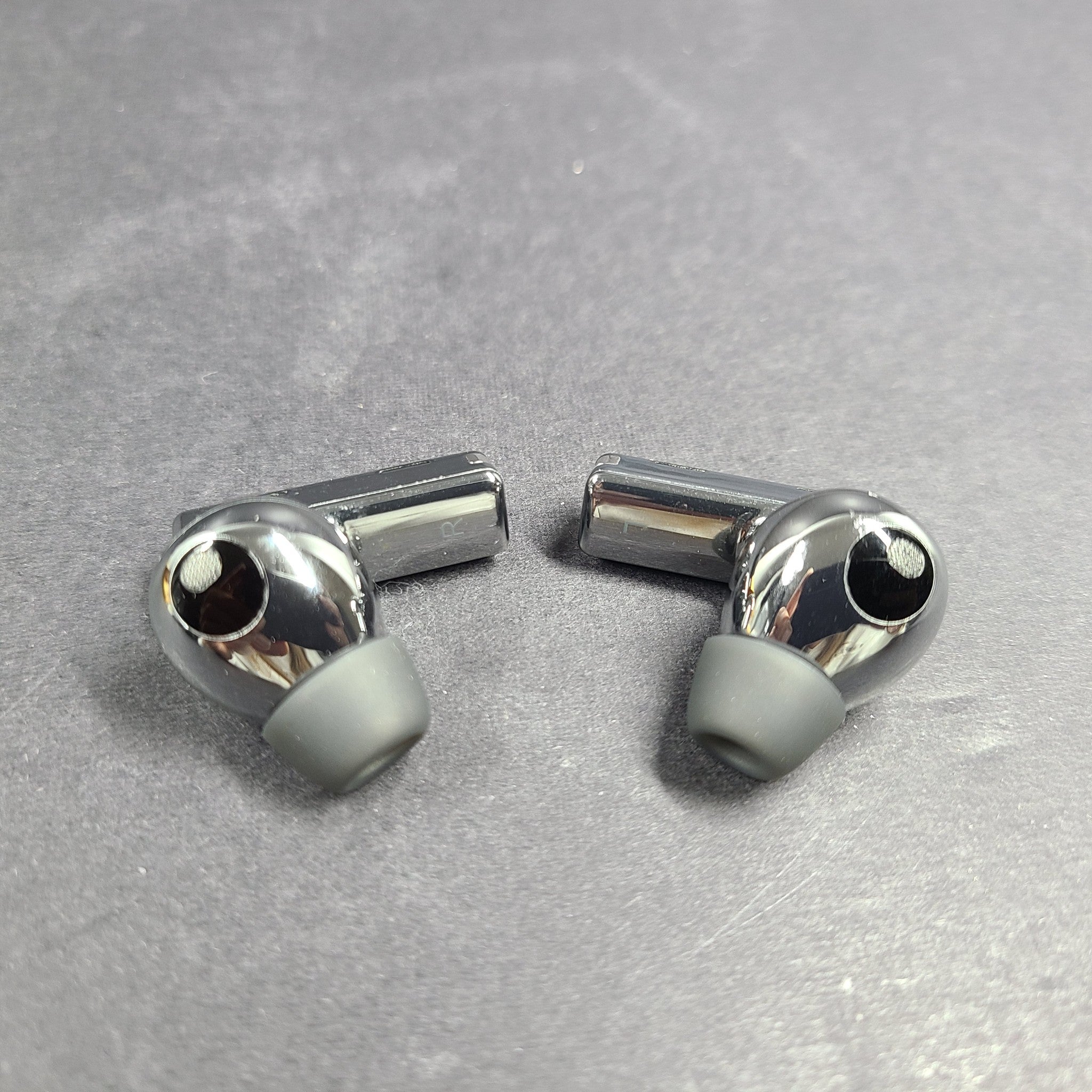 Huawei FreeBuds Pro Silver Bluetooth ANC Bone Sensor Earphone T0003C MINT!!!