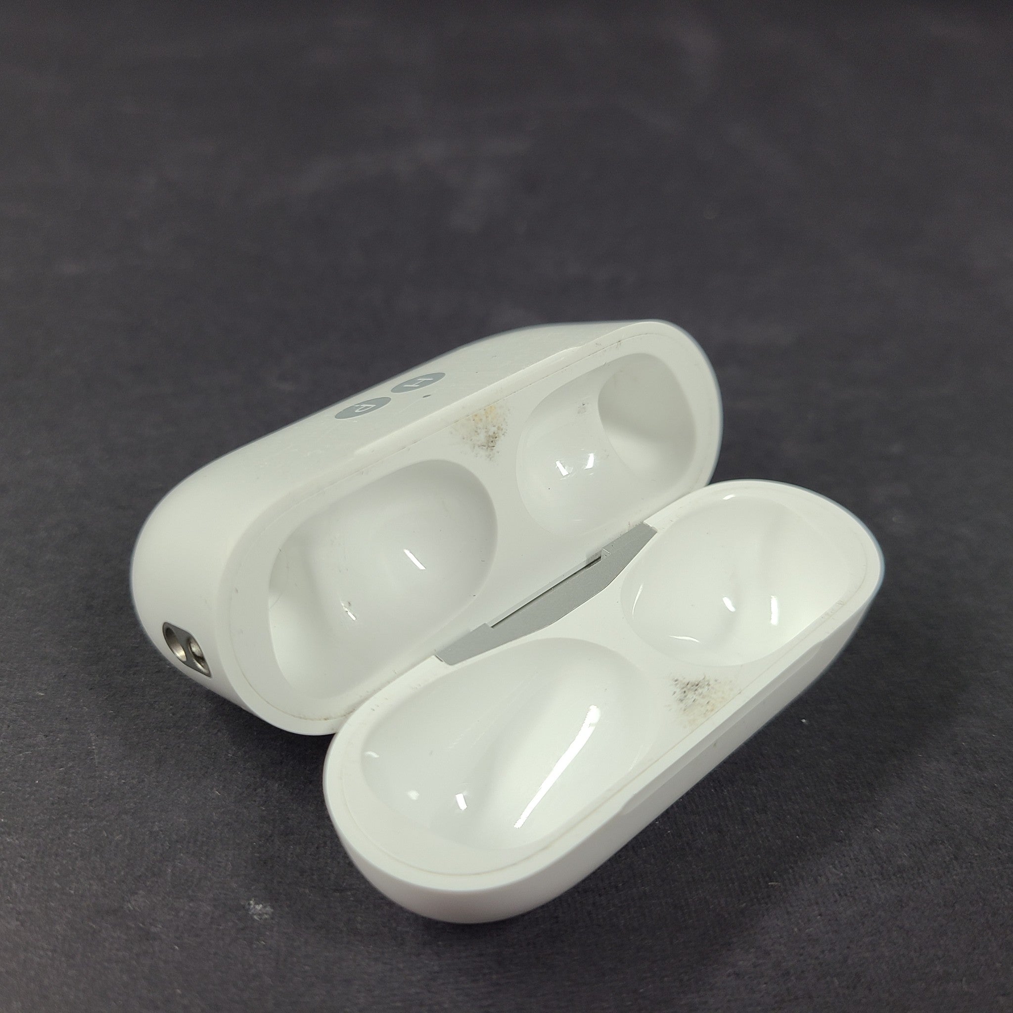 Apple AirPod Pro 2nd Gen OEM USB-C Case MagSafe Charging Case A2968 100% VN