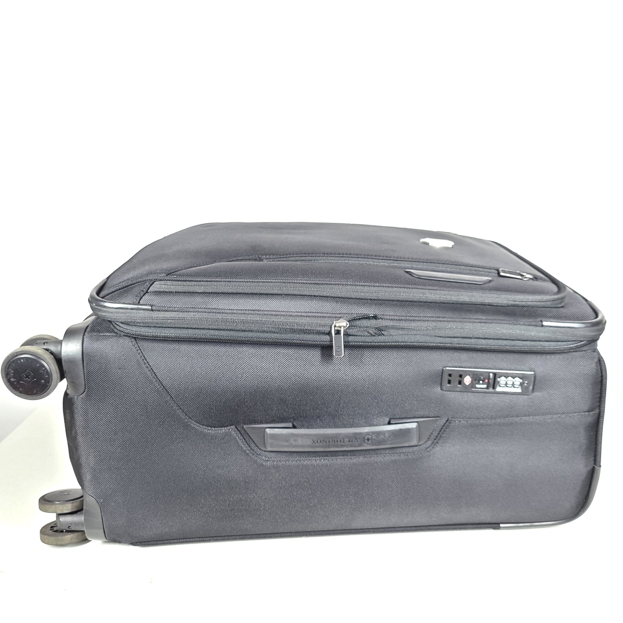 Victorinox 25" VX Avenue Softside Spinner Suitcase Luggage Black Locking 605920