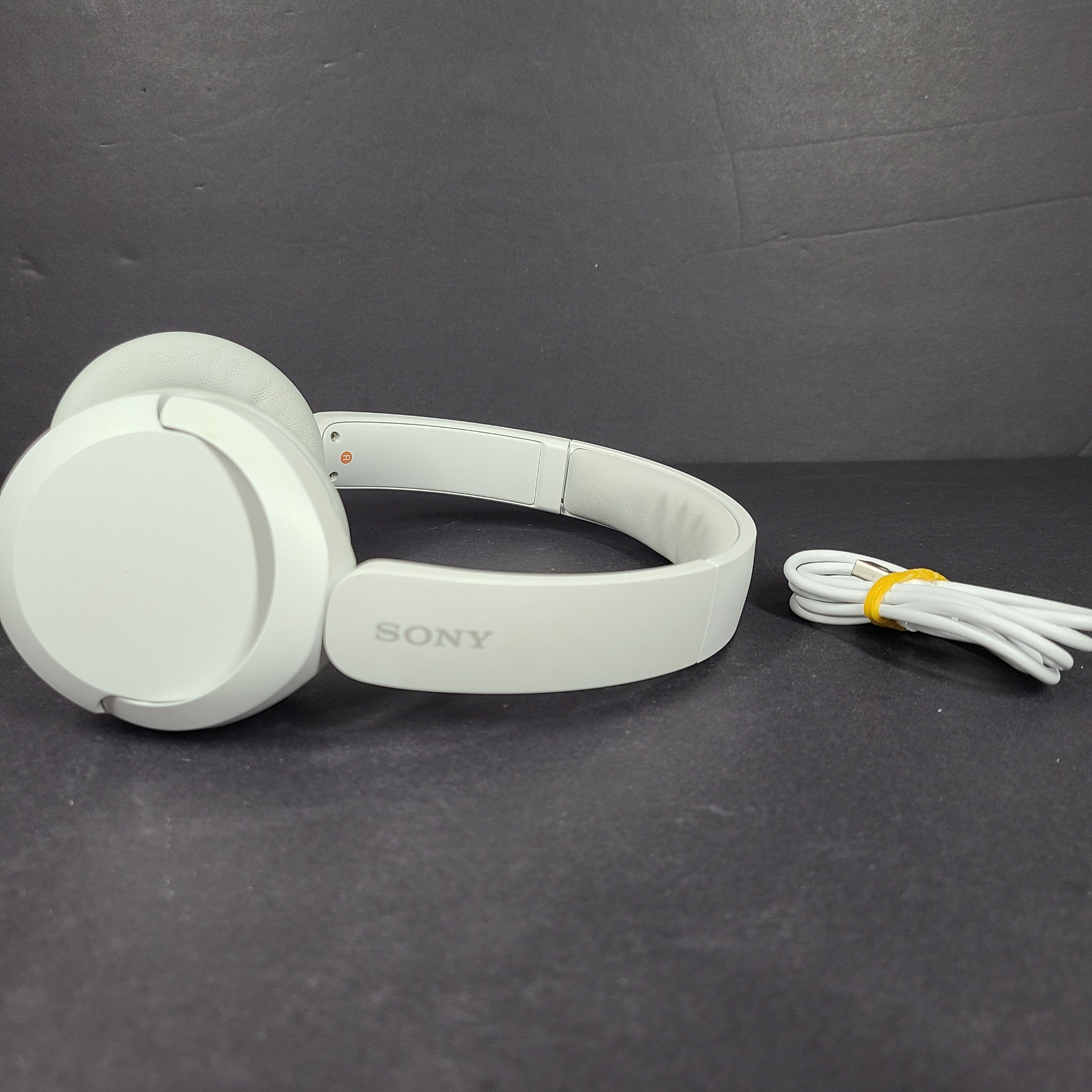 Sony WH-CH520 Wireless Bluetooth On the Ear Headphones - White