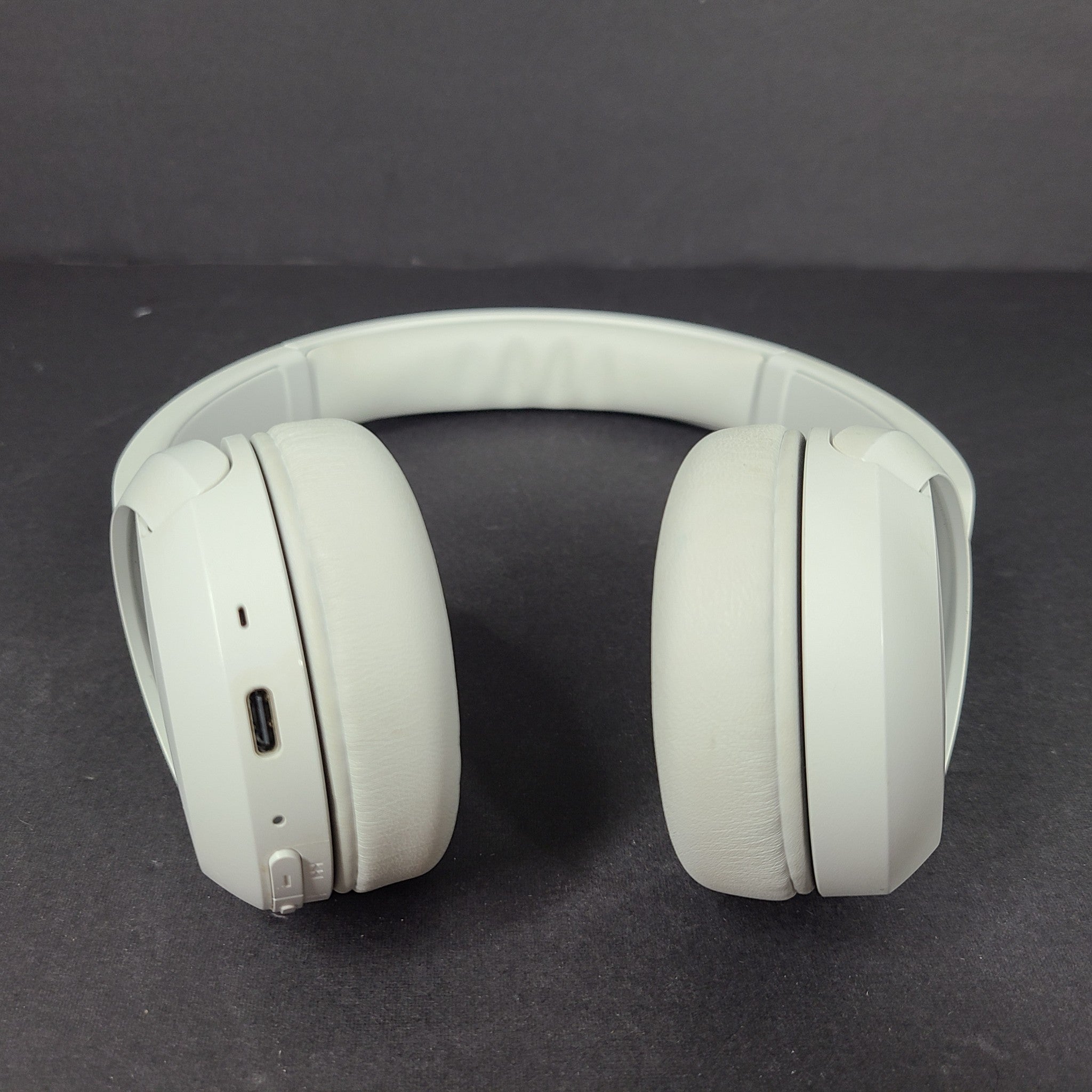 Sony WH-CH520 Wireless Bluetooth On the Ear Headphones - White
