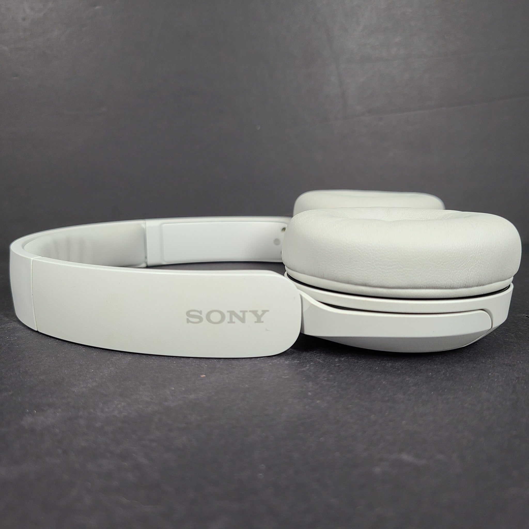 Sony WH-CH520 Wireless Bluetooth On the Ear Headphones - White