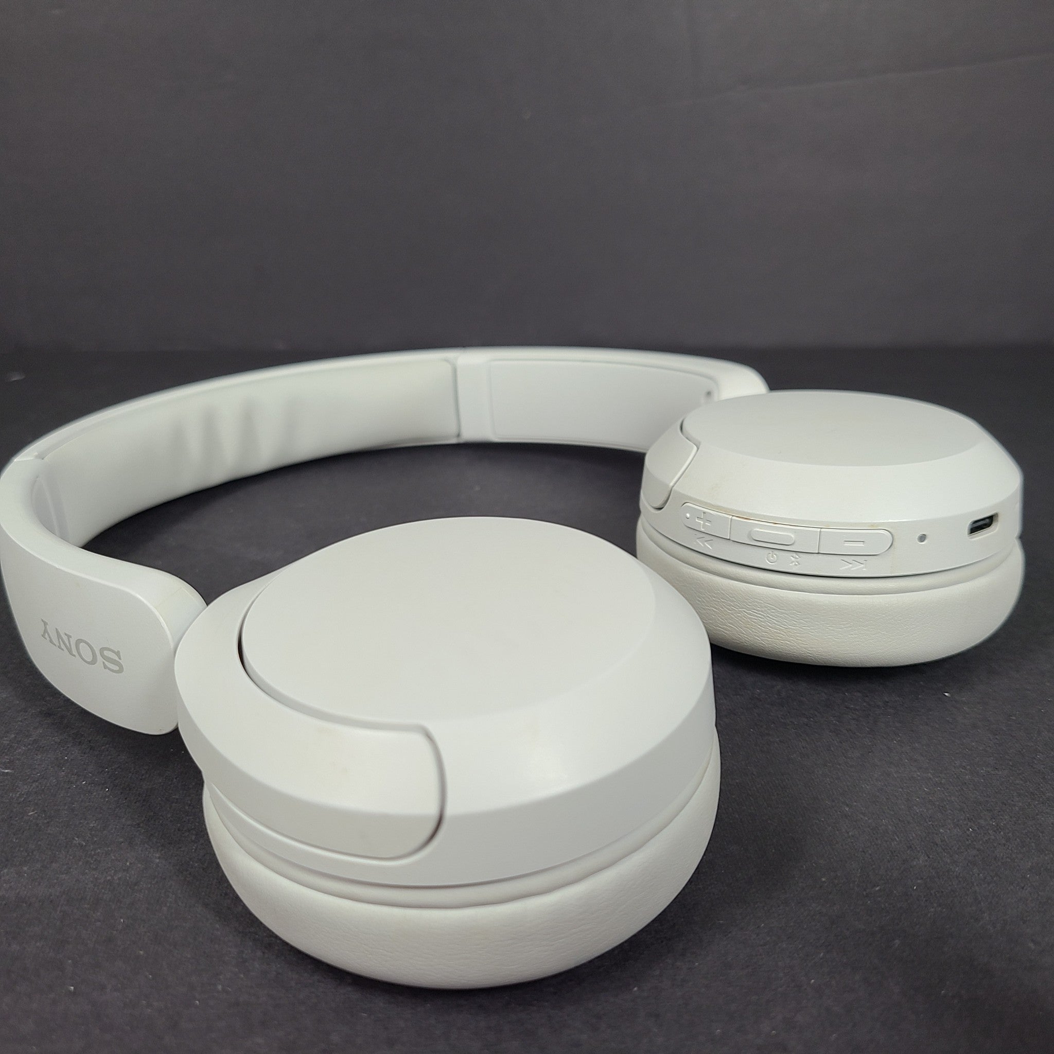 Sony WH-CH520 Wireless Bluetooth On the Ear Headphones - White