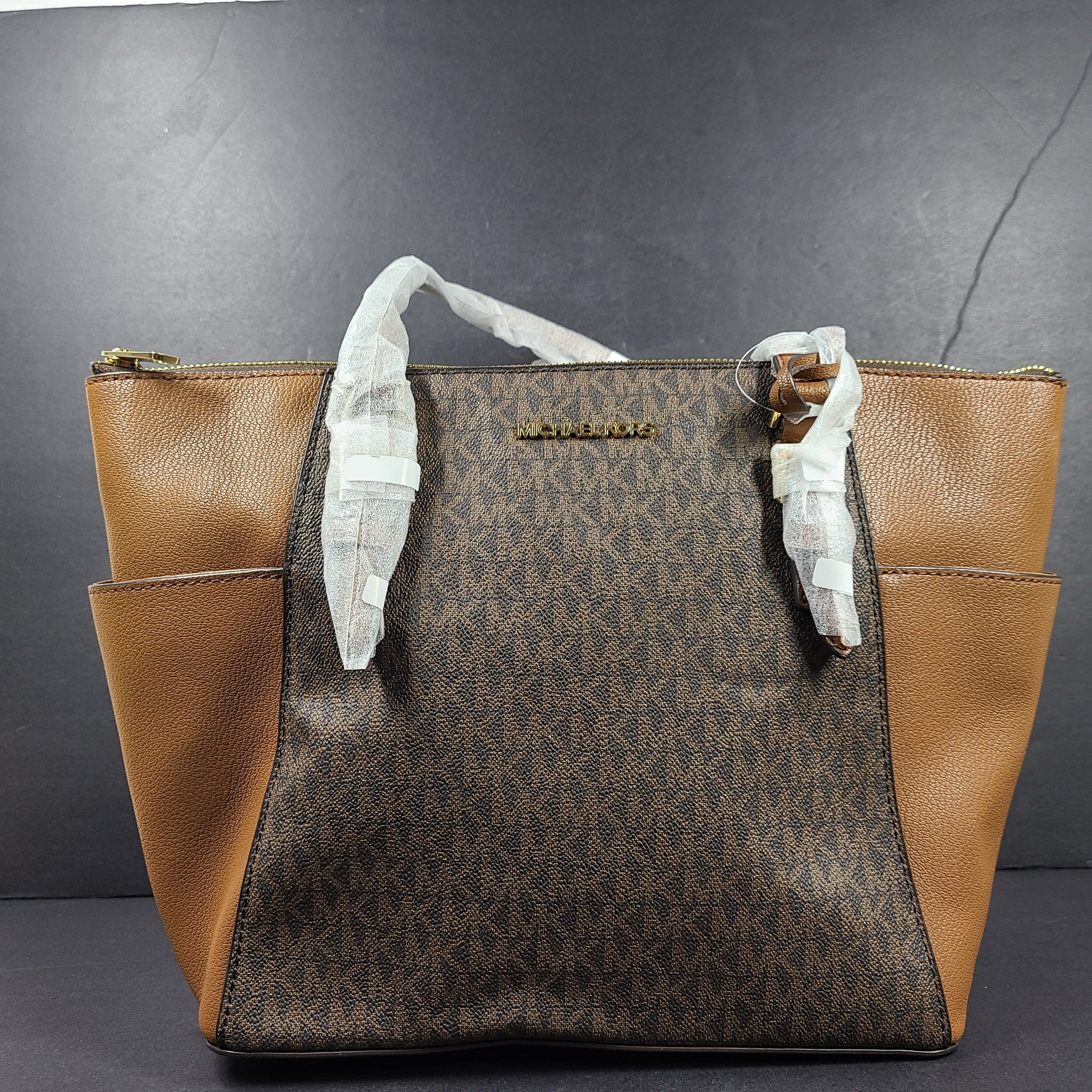 Michael Kors Womens Charlotte Large Logo Top-Zip Tote Bag 35T0GCFT3B