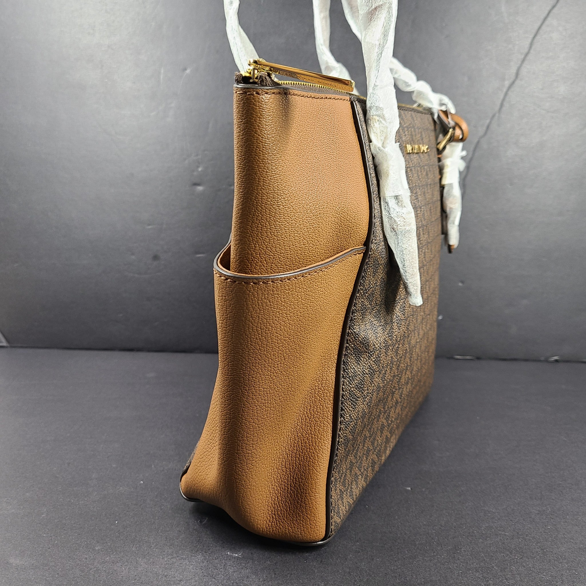 Michael Kors Womens Charlotte Large Logo Top-Zip Tote Bag 35T0GCFT3B
