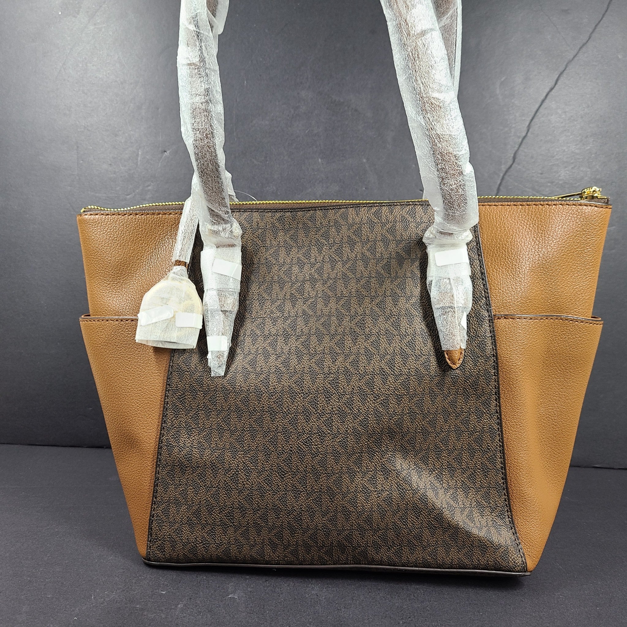 Michael Kors Womens Charlotte Large Logo Top-Zip Tote Bag 35T0GCFT3B