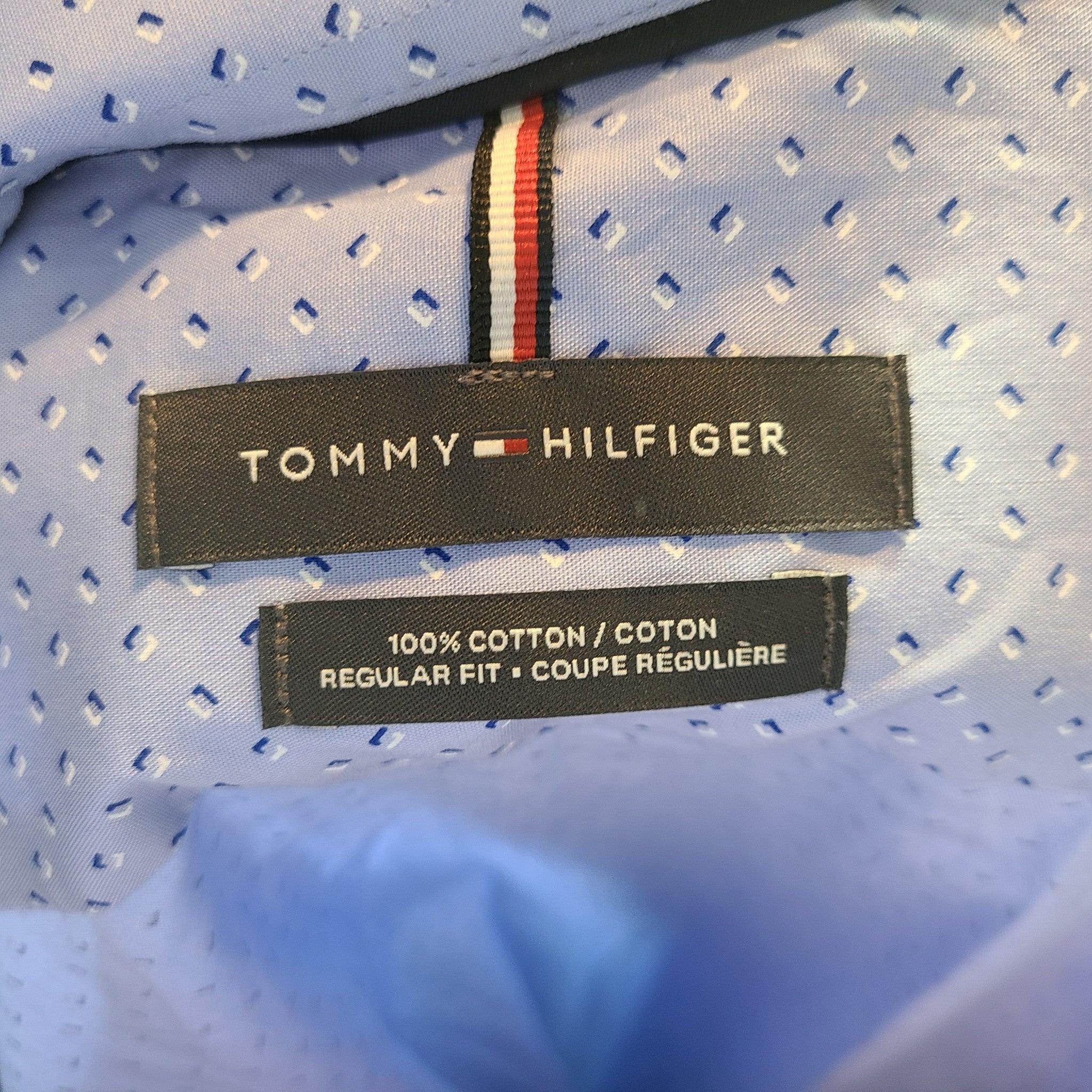 Tommy Hilfiger Men's Classic Fit Dress Shirt Buttoned 100% Cotton Blue Sz M