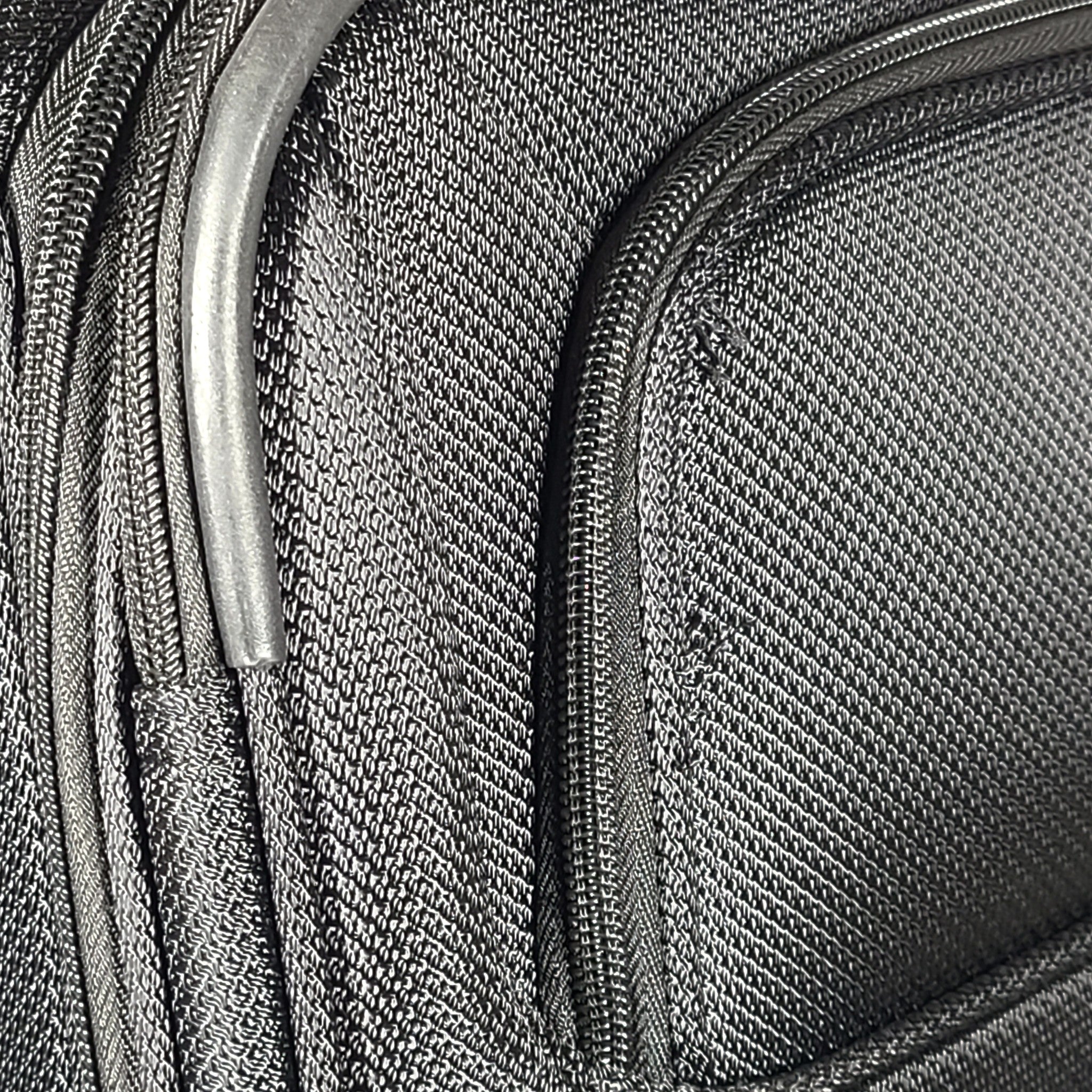Swissgear Sion 21" Expandable Carry On Spinner Luggage Softshell Black