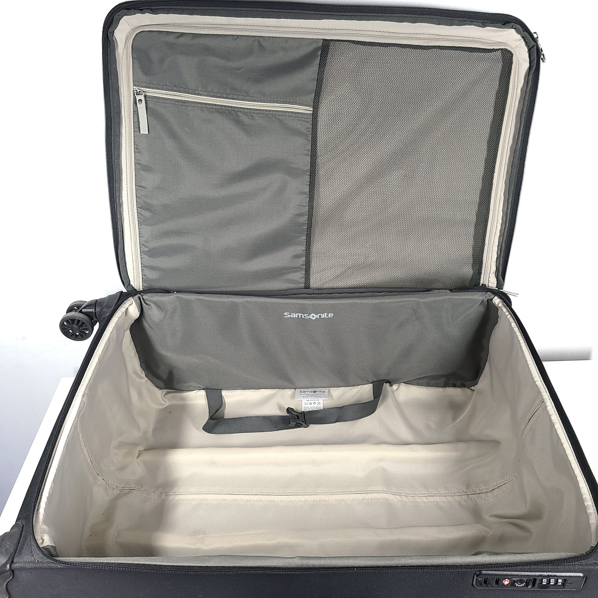 Samsonite Asphere 26" Spinner Luggage Softshell Expand Lock Ultra Light Black