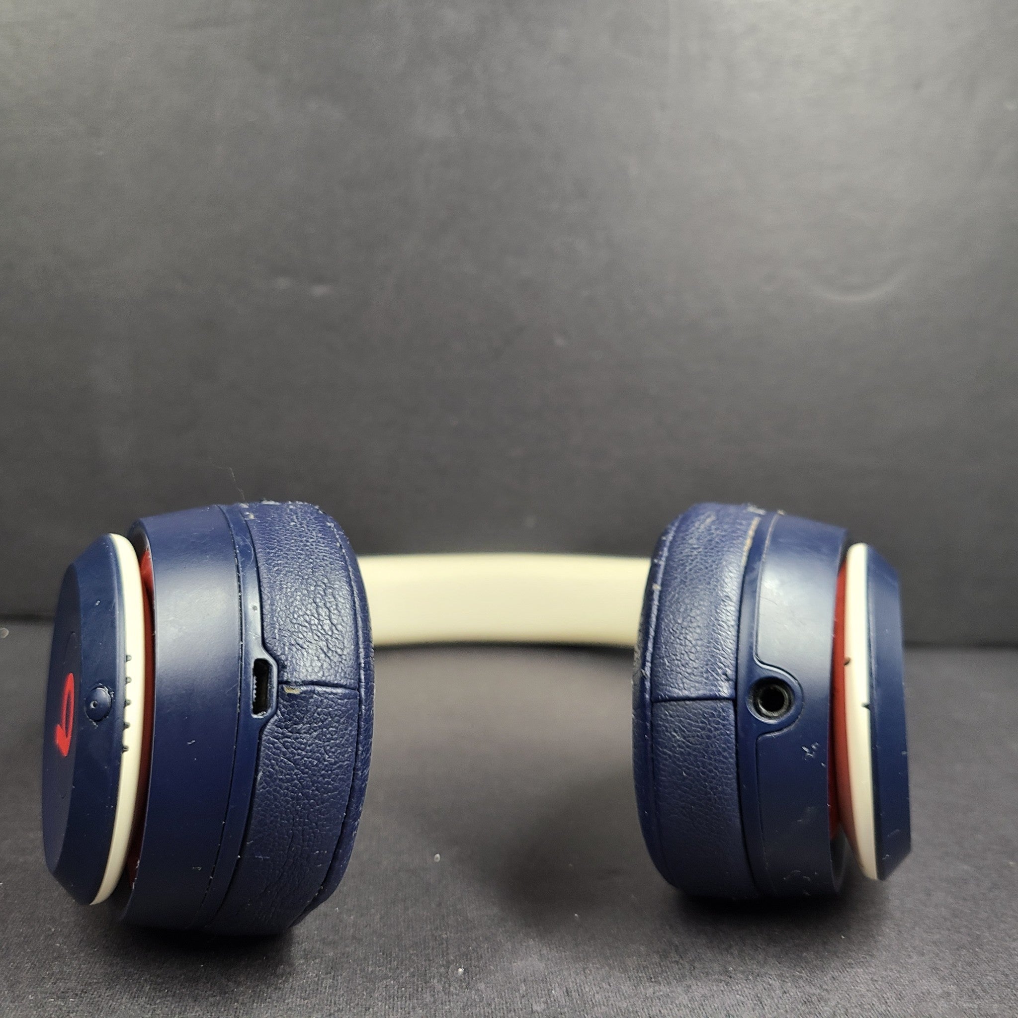 Beats by Dr. Dre Solo3 Club Collection Wireless Headphones A1796 Club Navy READ