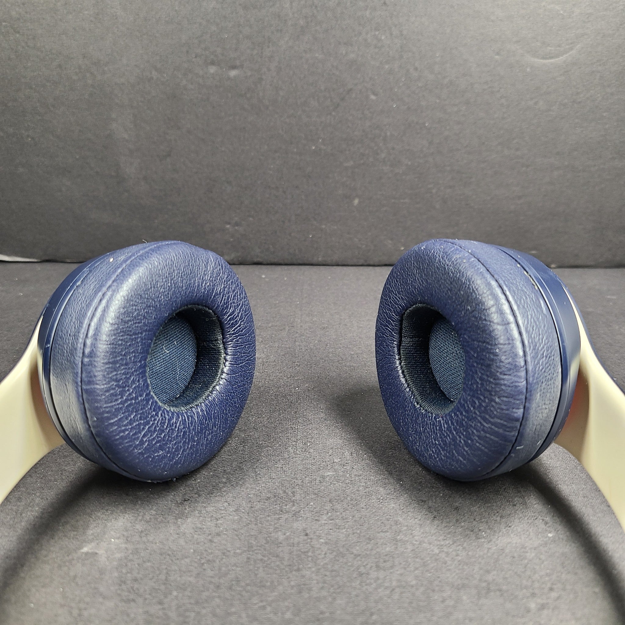 Beats by Dr. Dre Solo3 Club Collection Wireless Headphones A1796 Club Navy READ