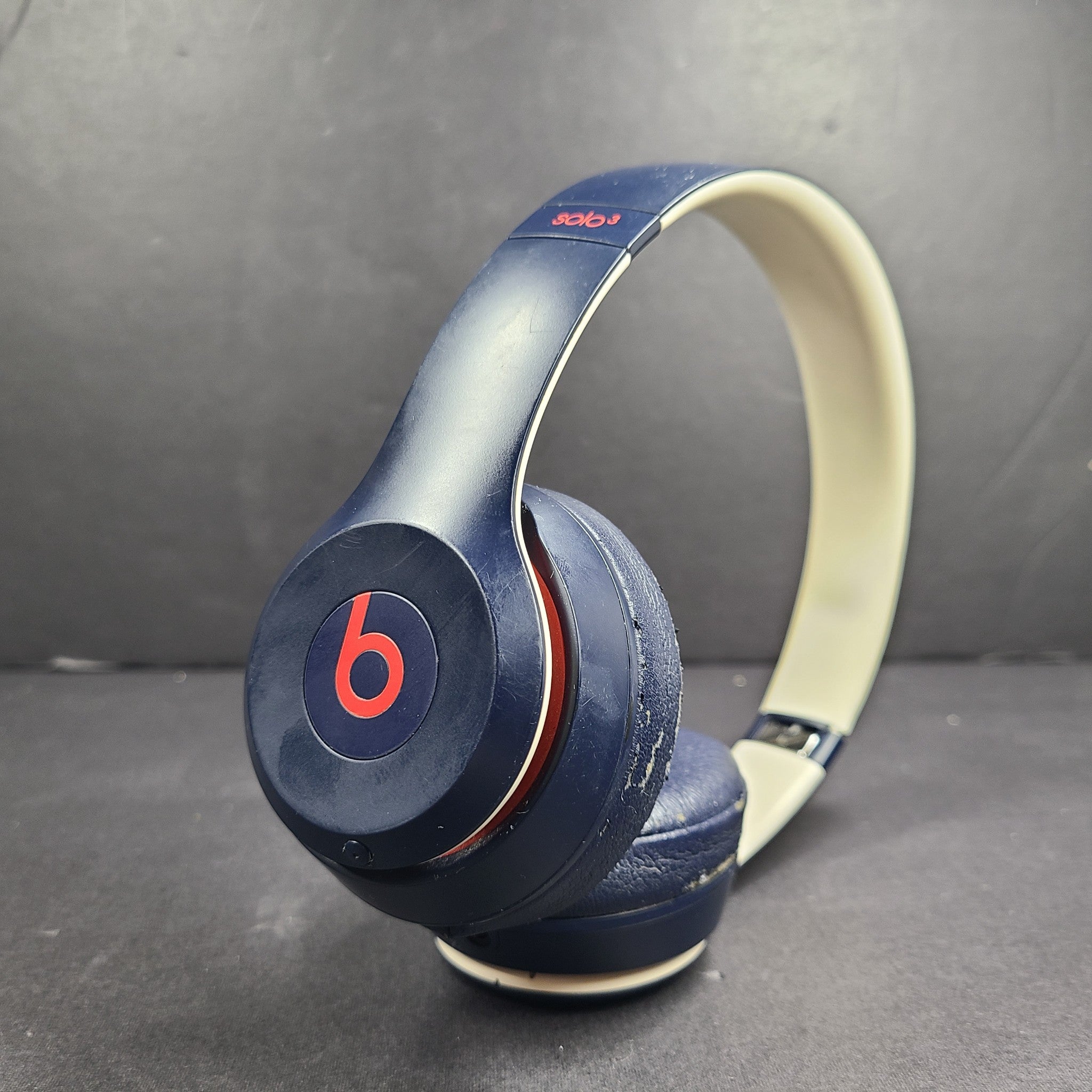 Beats by Dr. Dre Solo3 Club Collection Wireless Headphones A1796 Club Navy READ