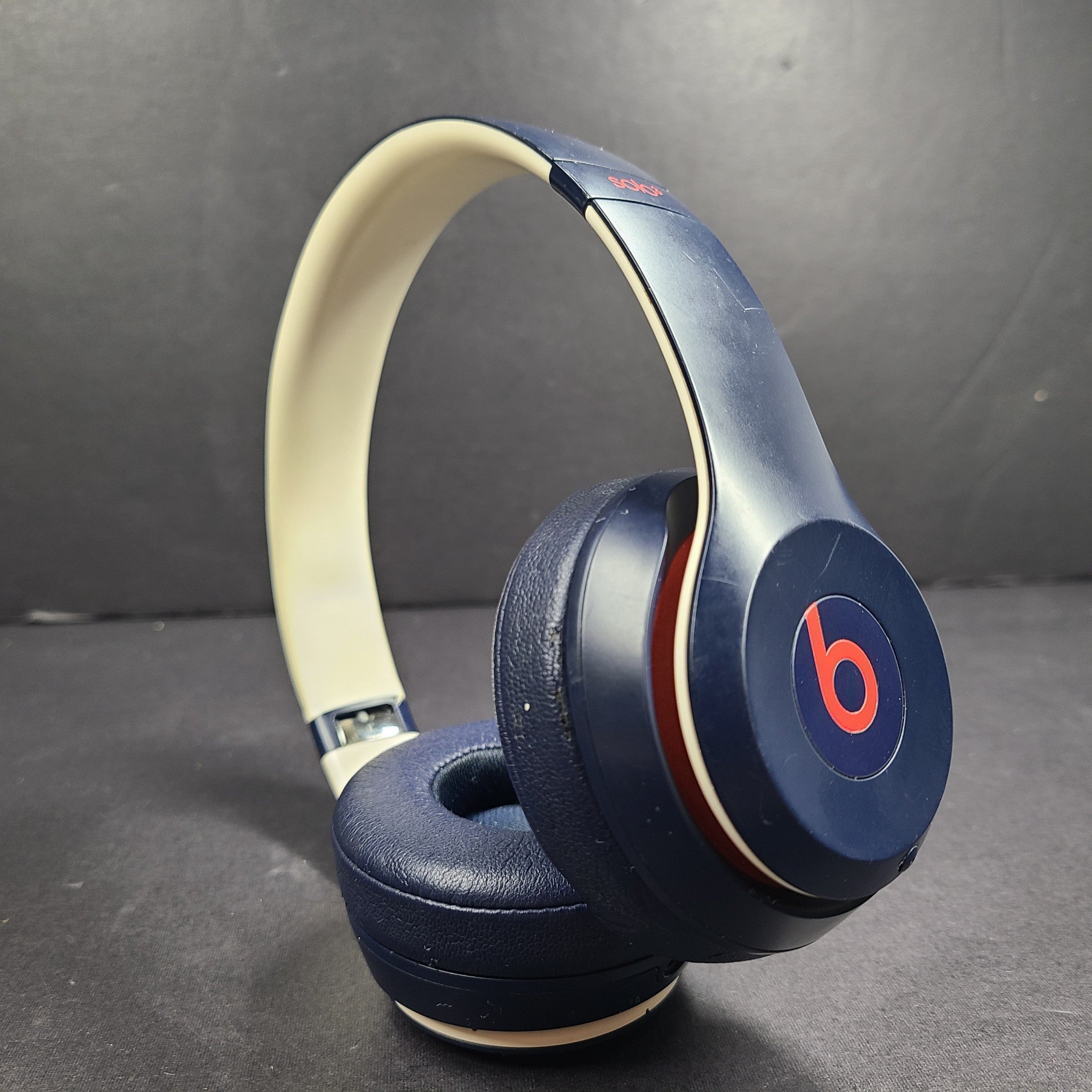 Beats by Dr. Dre Solo3 Club Collection Wireless Headphones A1796 Club Navy READ