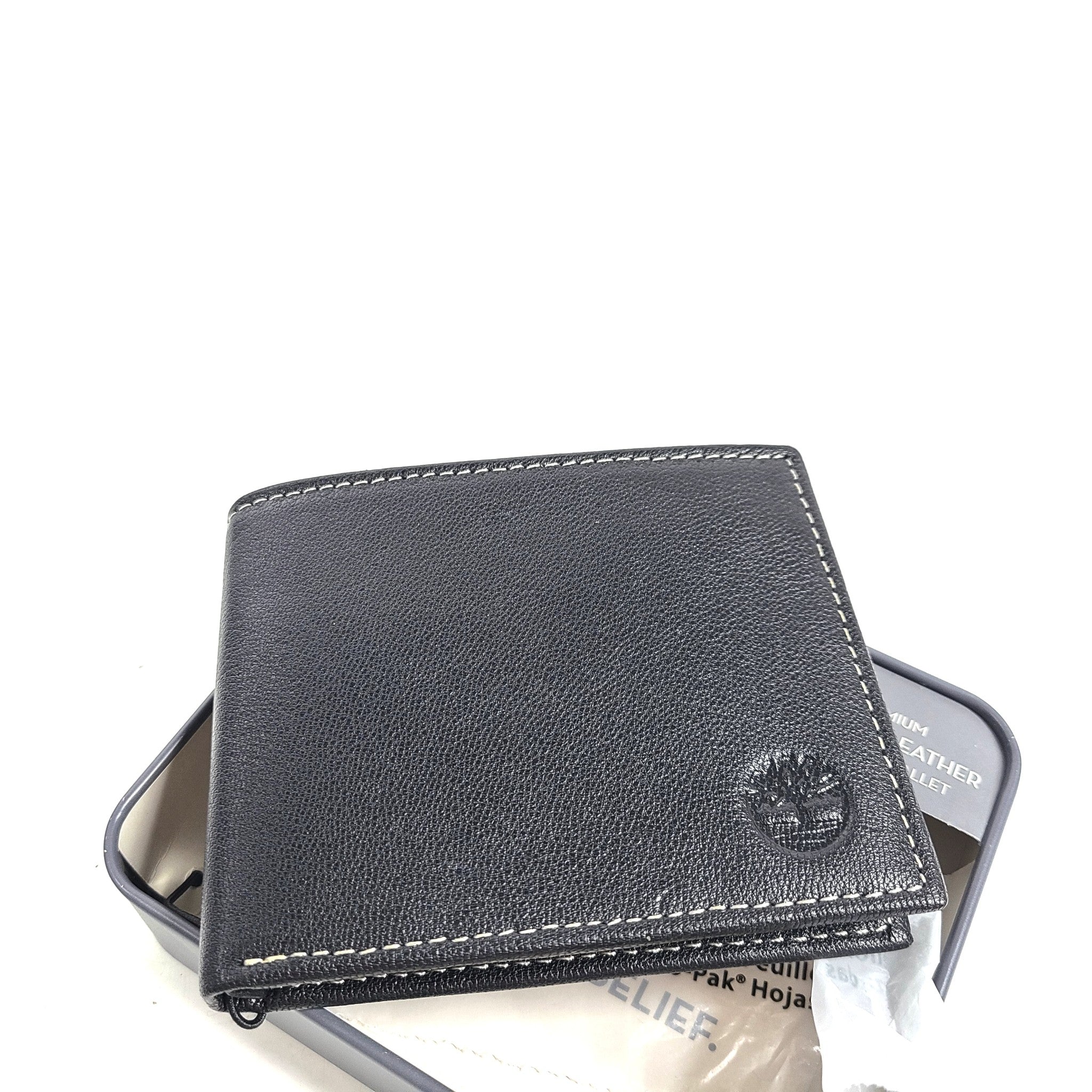 Timberland Men's Passcase Matte Grain Leather Billfold Wallet Leather Black