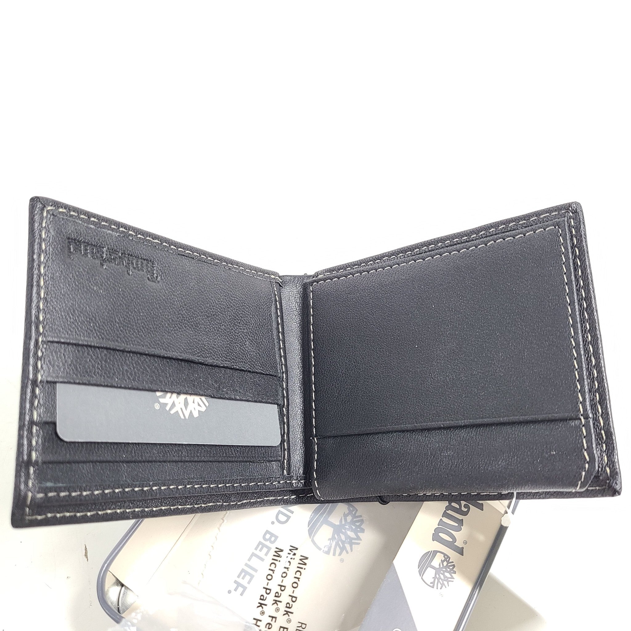 Timberland Men's Passcase Matte Grain Leather Billfold Wallet Leather Black