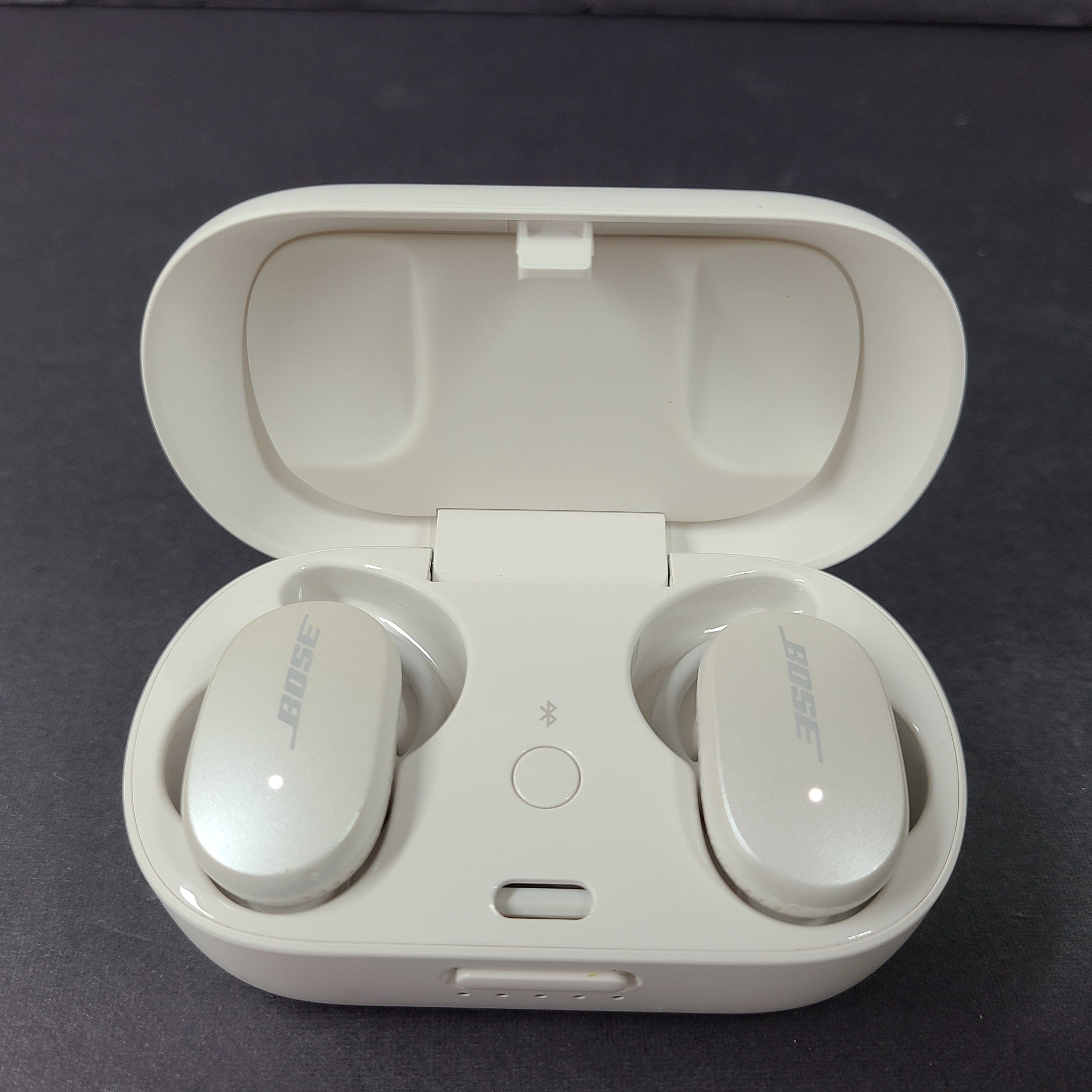 Bose QuietComfort Noise Cancelling True Wireless Earbuds w/ Case 429708 - White