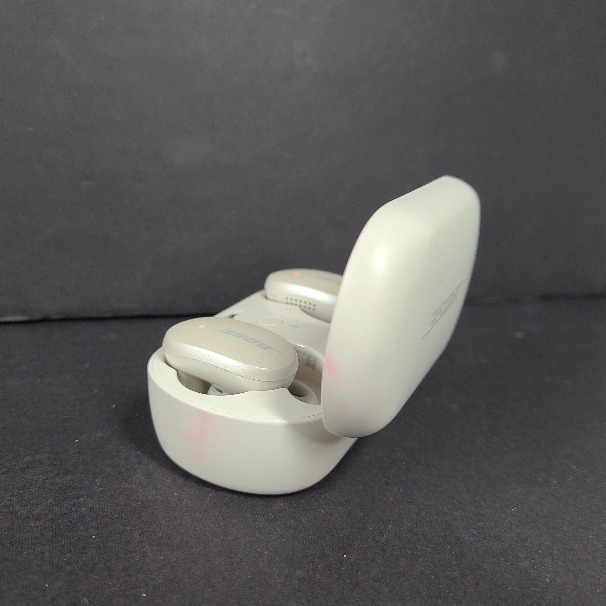 Bose QuietComfort Noise Cancelling True Wireless Earbuds w/ Case 429708 - White