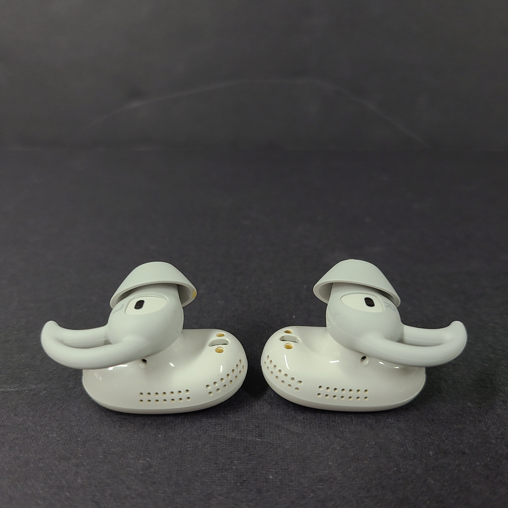 Bose QuietComfort Noise Cancelling True Wireless Earbuds w/ Case 429708 - White