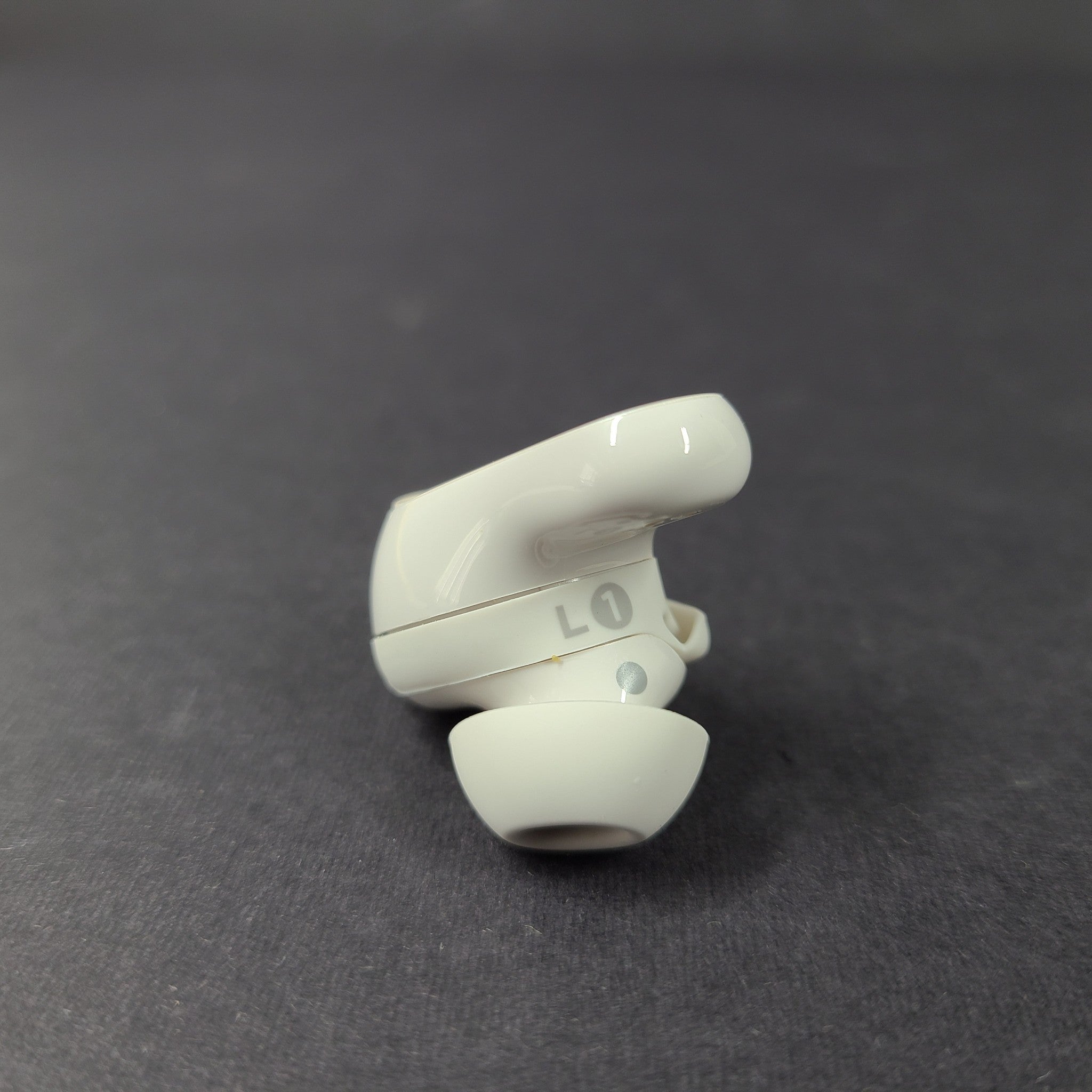 Bose QuietComfort ii Noise Cancelling LEFT SIDE ONLY True Wireless - White READ