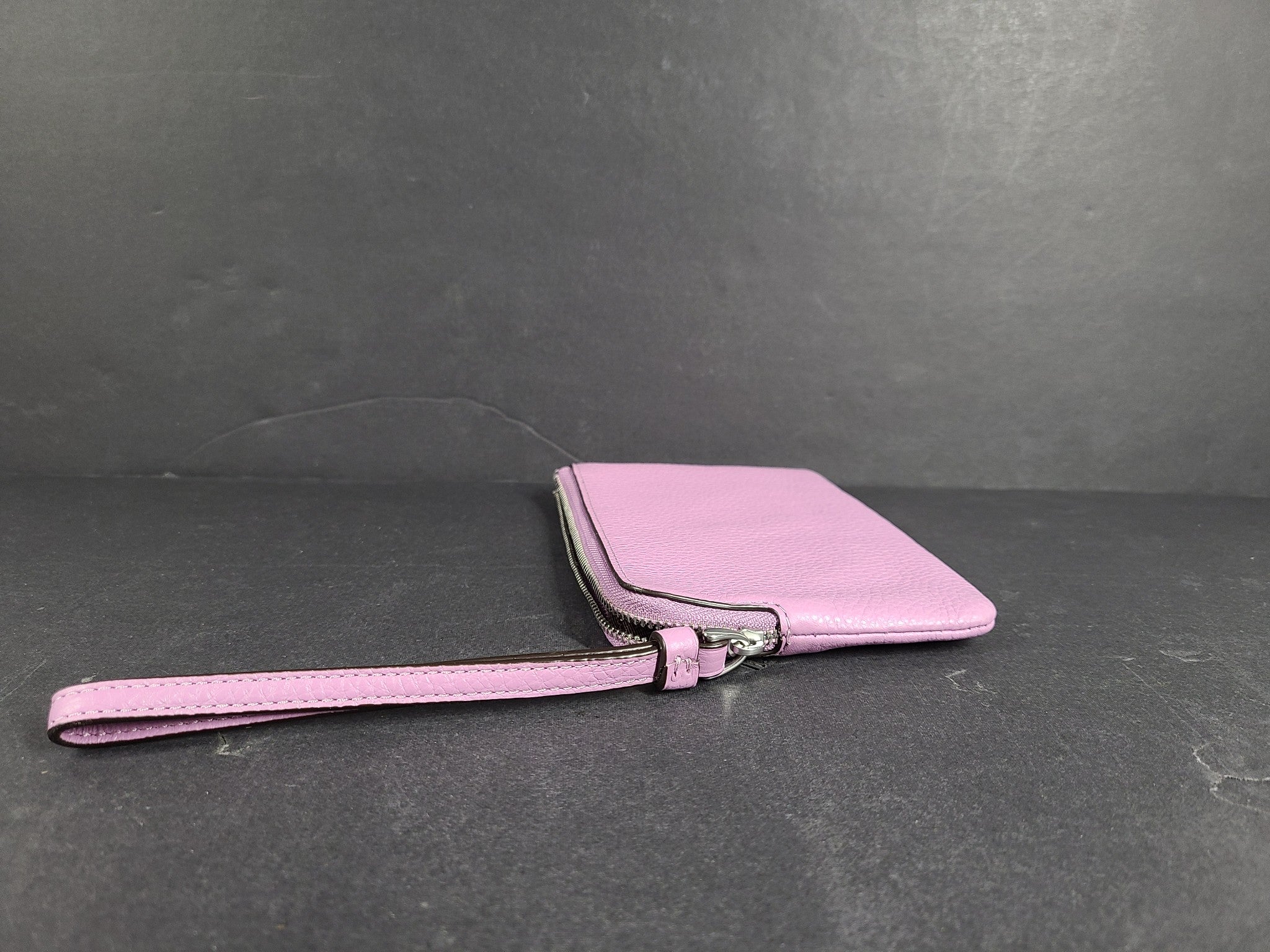 Coach Corner Zip Wristlet Pebble Leather Wallet C7943 Violet Orchid