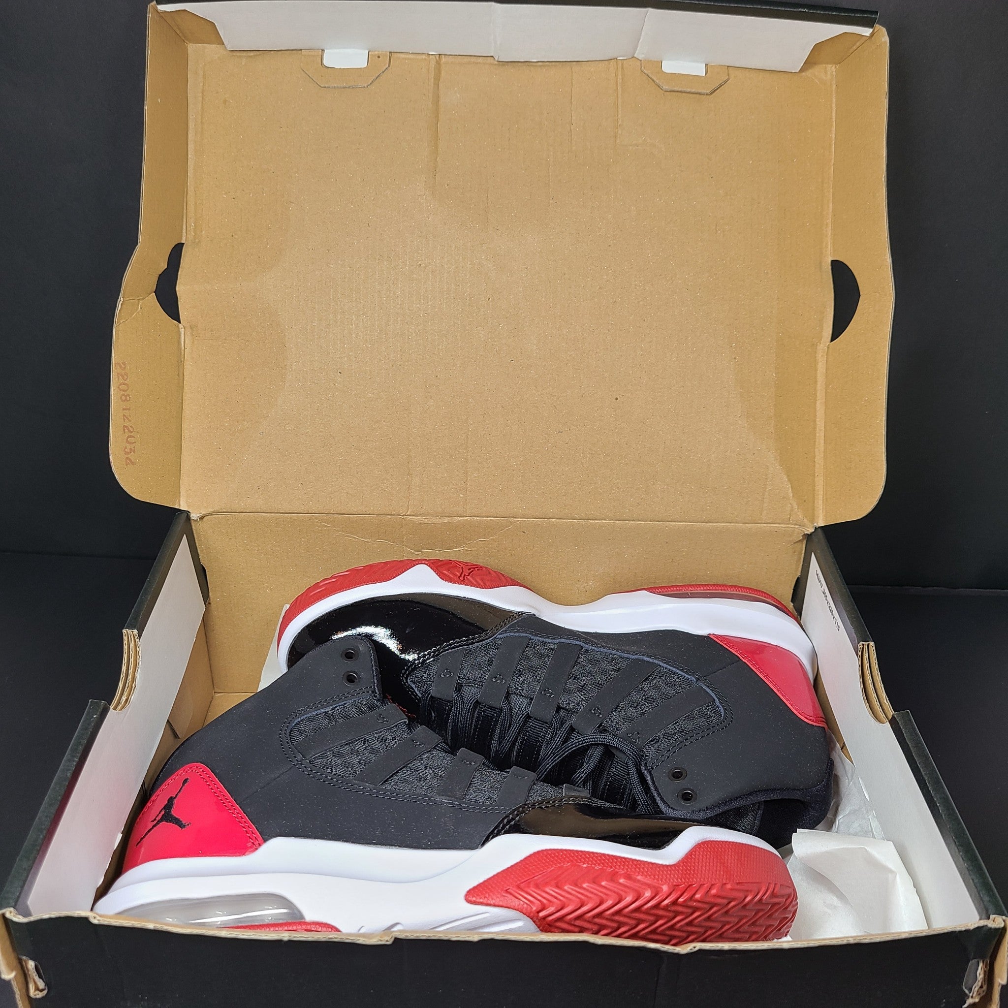 Nike Jordan Max Aura 'Black Gym Red' AQ9214-006 Sneakers Sz 5.5 Y
