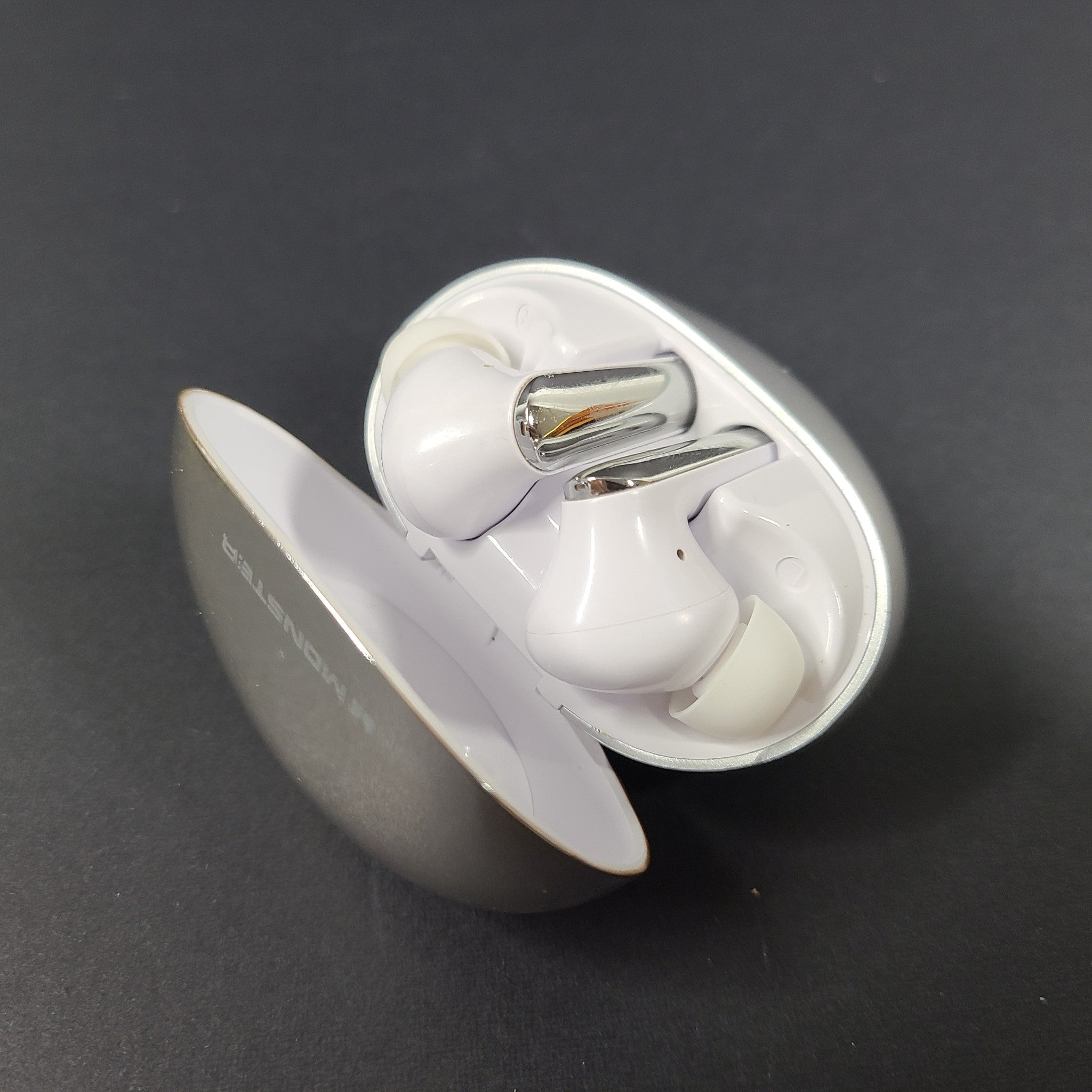 Monster N-Lite 203 AirLinks MH22163 Wireless Earbuds Bluetooth Headphones SILVER