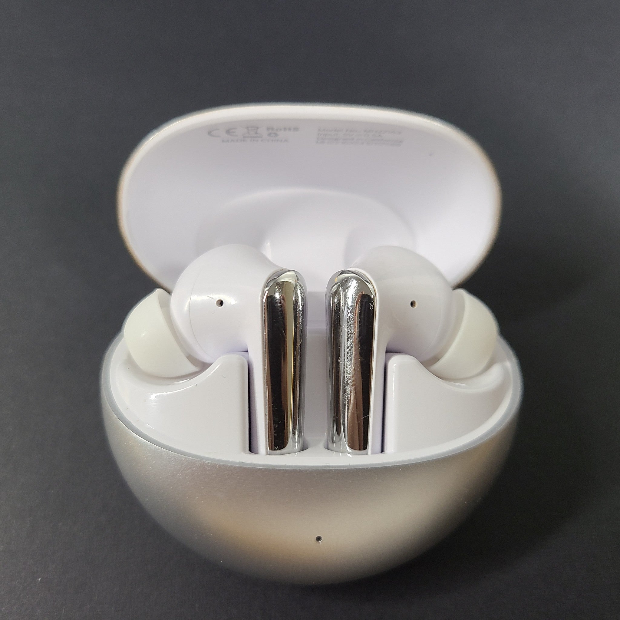 Monster N-Lite 203 AirLinks MH22163 Wireless Earbuds Bluetooth Headphones SILVER