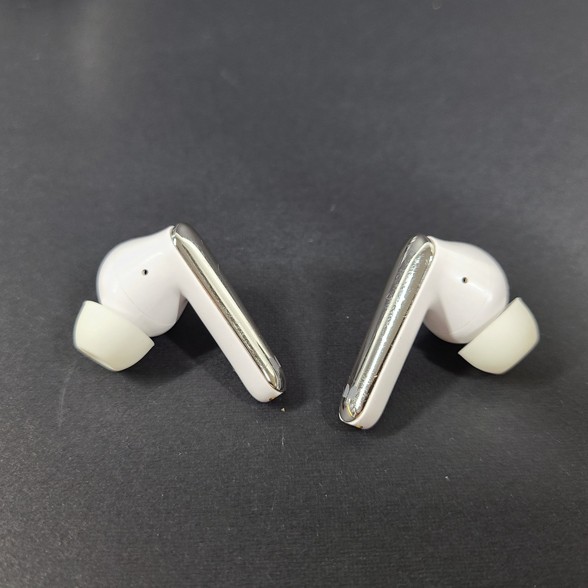 Monster N-Lite 203 AirLinks MH22163 Wireless Earbuds Bluetooth Headphones SILVER