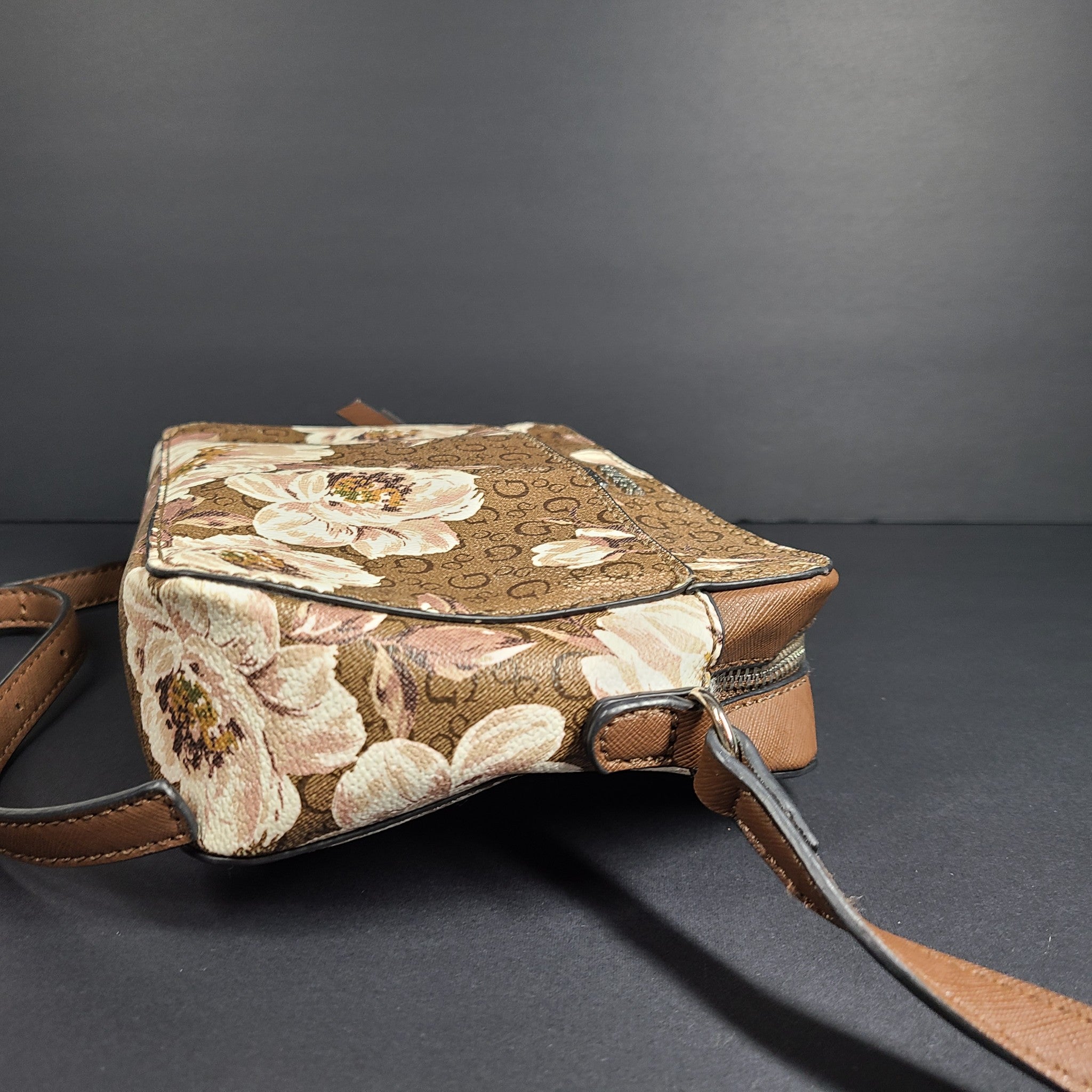 GUESS Crossbody Purse Bag Floral Print Coal Kalei Top-Zip Faux Leather Brown