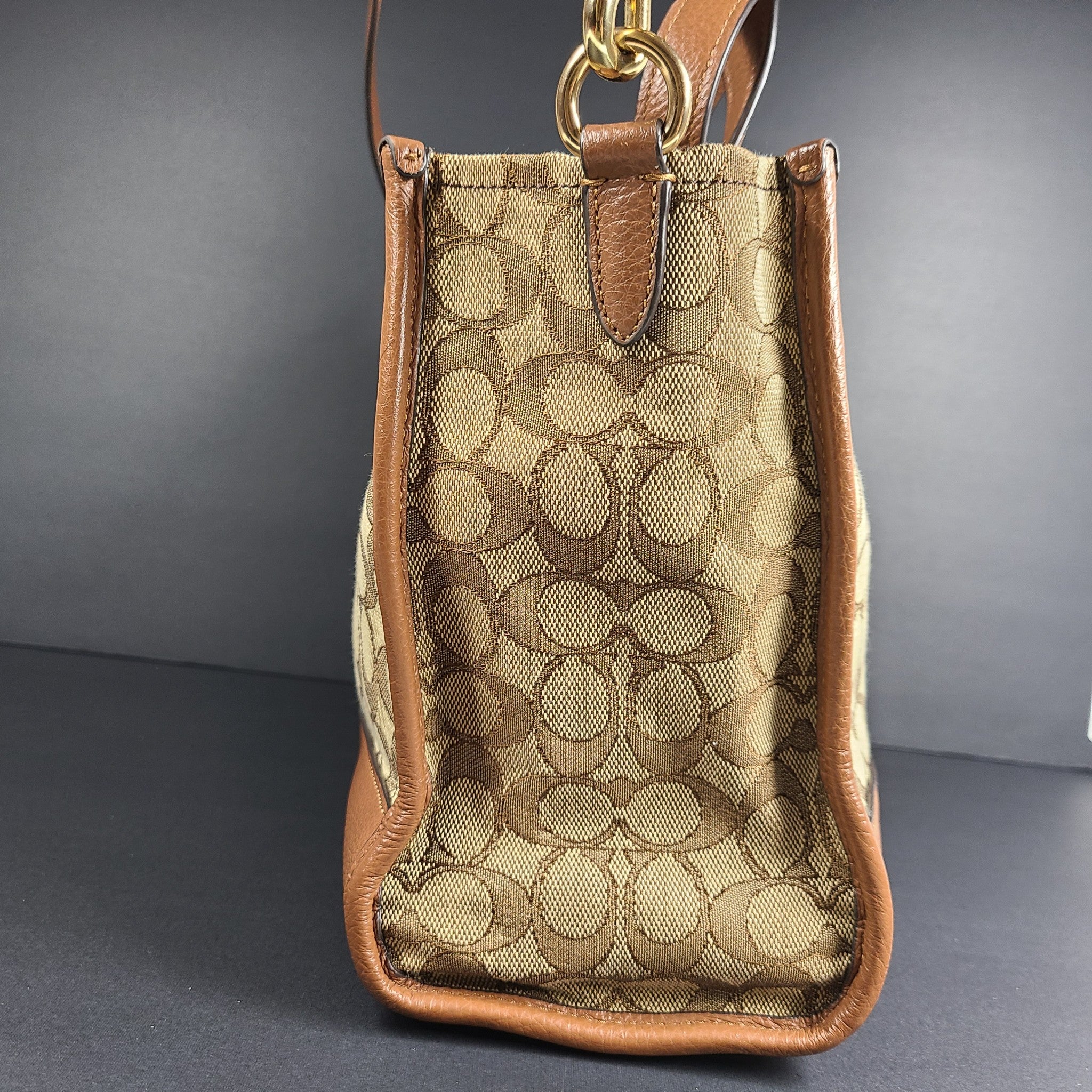 Coach Dempsey Tote 40 Signature Jacquard Stripe Coach Patch Bag Crossbody C5794