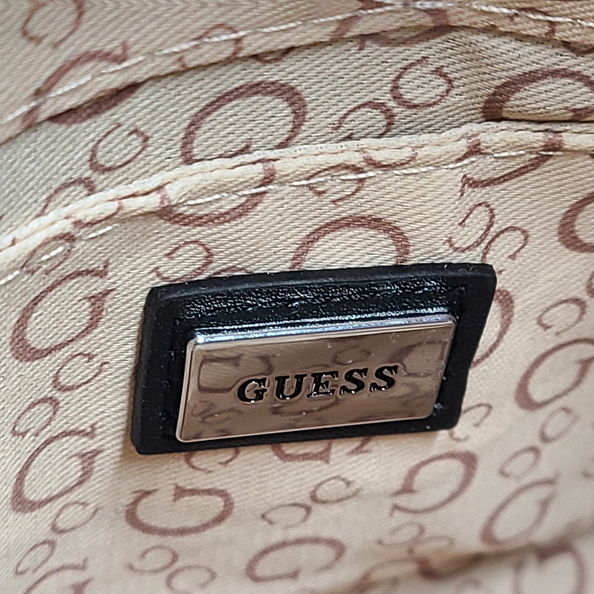 GUESS MCCLAIN Mini Crossbody Bag Top-Zip Multiple Pockets Faux Leather Black
