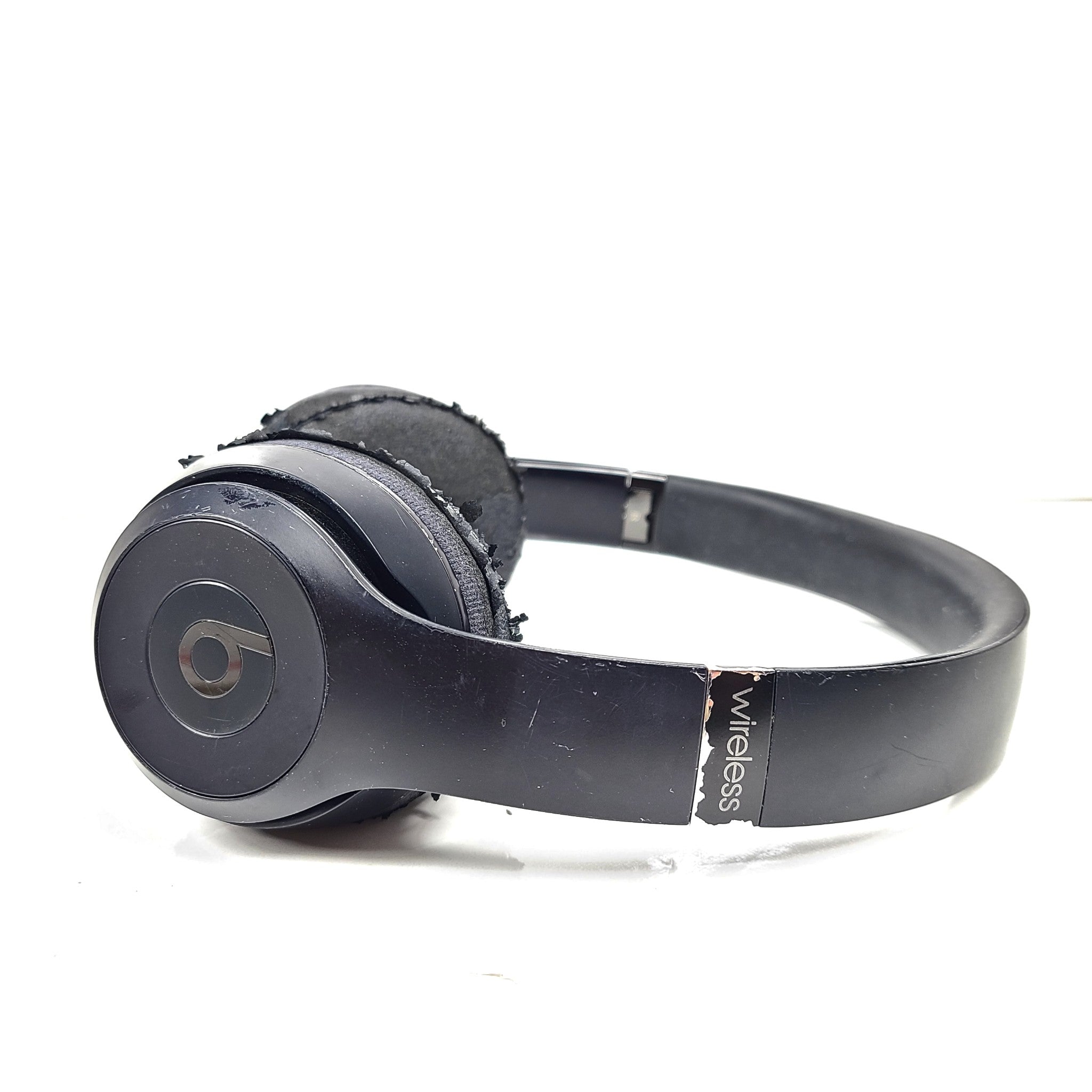 Beats by Dr. Dre Beats Solo3 On-Ear Headphone - Gloss Black A1796 READ