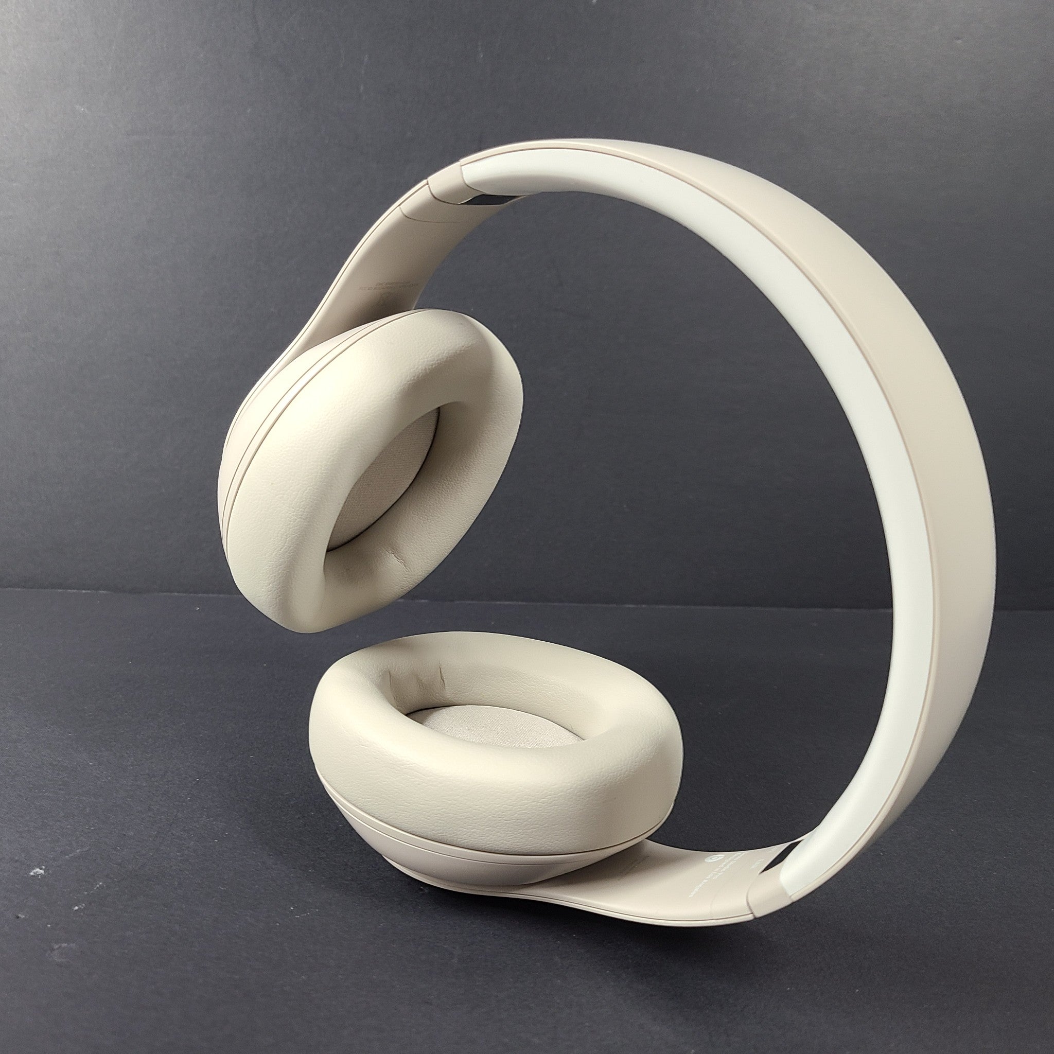 Beats Studio Pro Wireless Over-Ear Bluetooth Headphones A2924 Sandstone