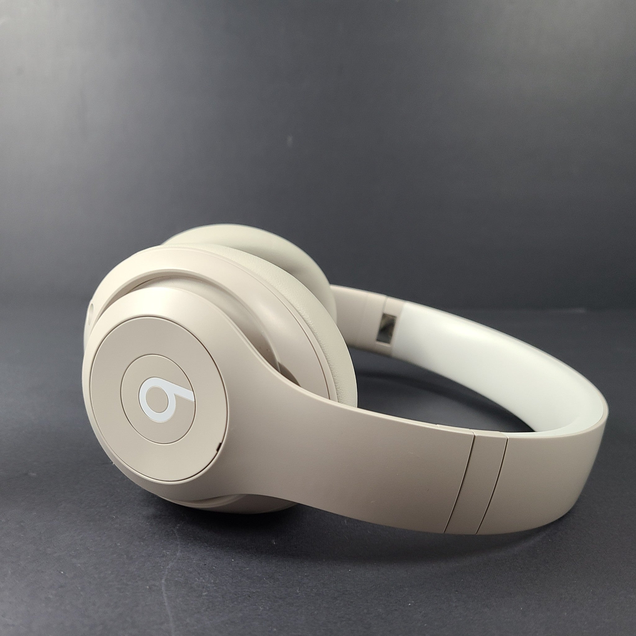 Beats Studio Pro Wireless Over-Ear Bluetooth Headphones A2924 Sandstone