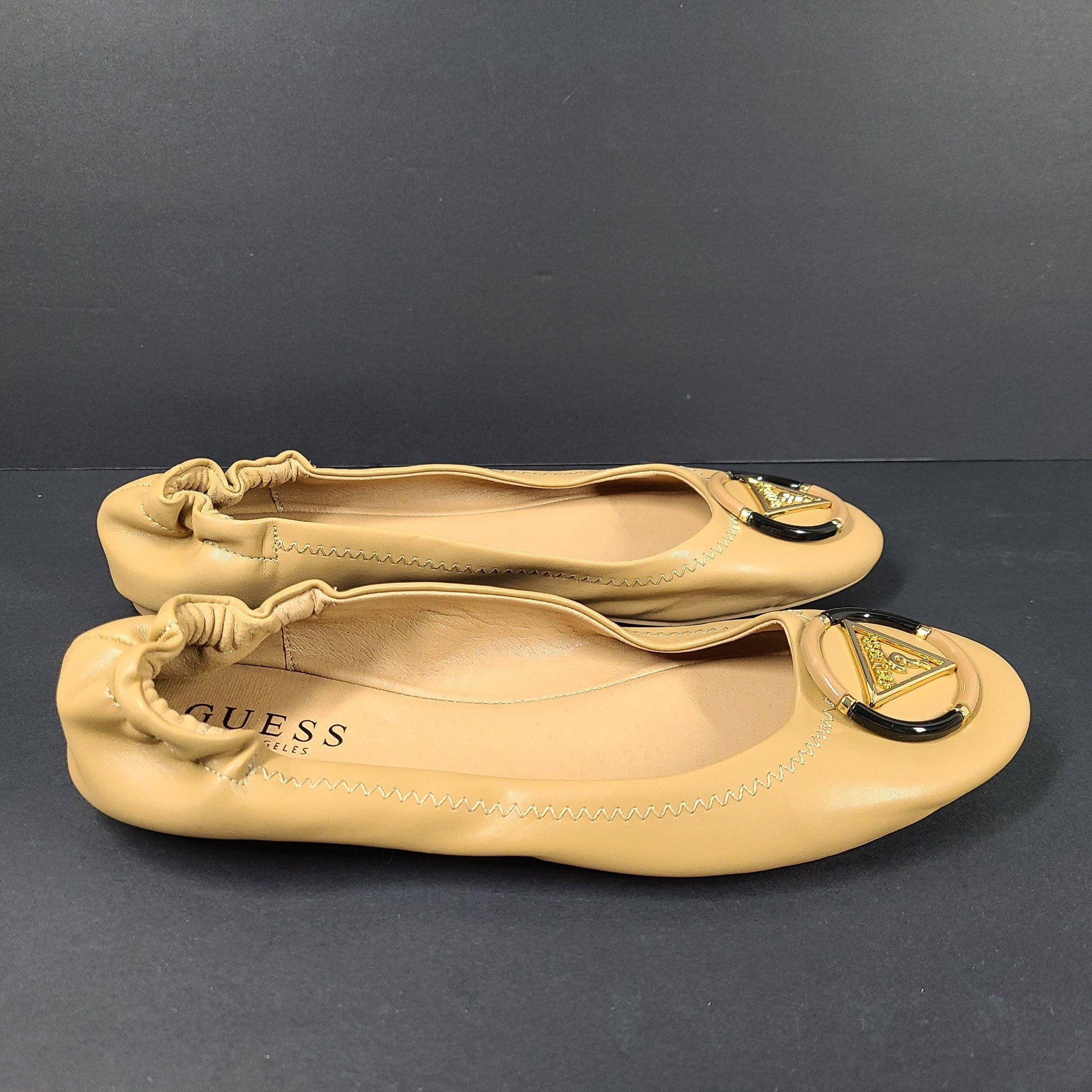 Guess Women's Senna Logo Ballet Flats Shoes Faux Leather Padded Beige Sz 8