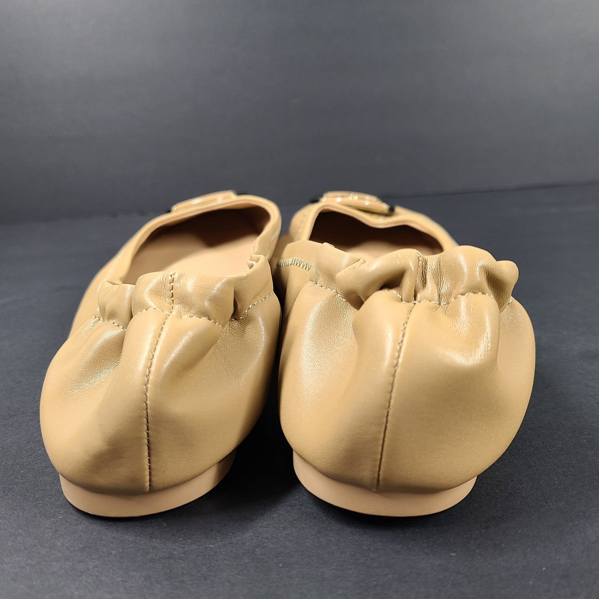 Guess Women's Senna Logo Ballet Flats Shoes Faux Leather Padded Beige Sz 8