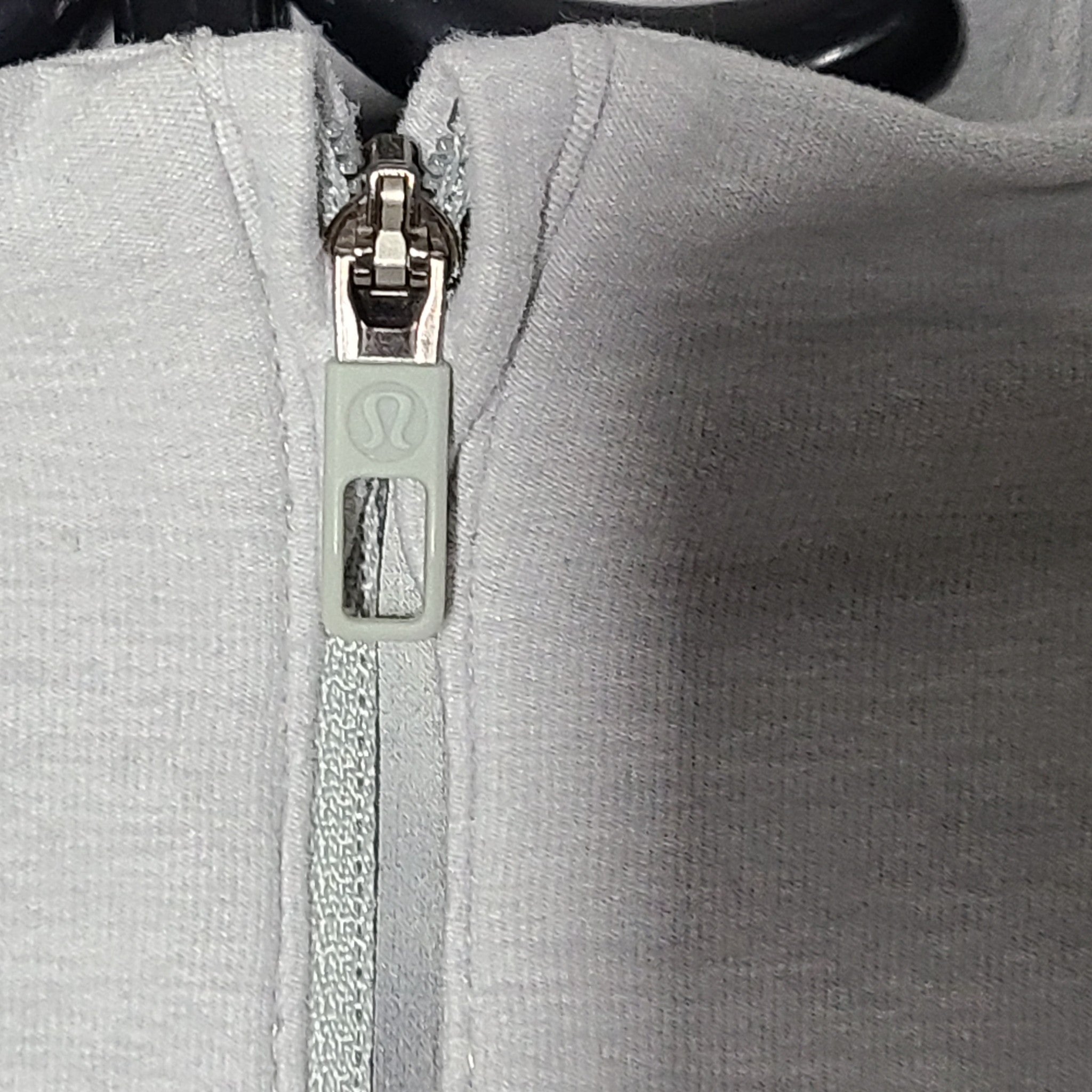 Lululemon Men's Surge Warm 1/2 Zip Pullover Heathered Sea Salt Sz XL