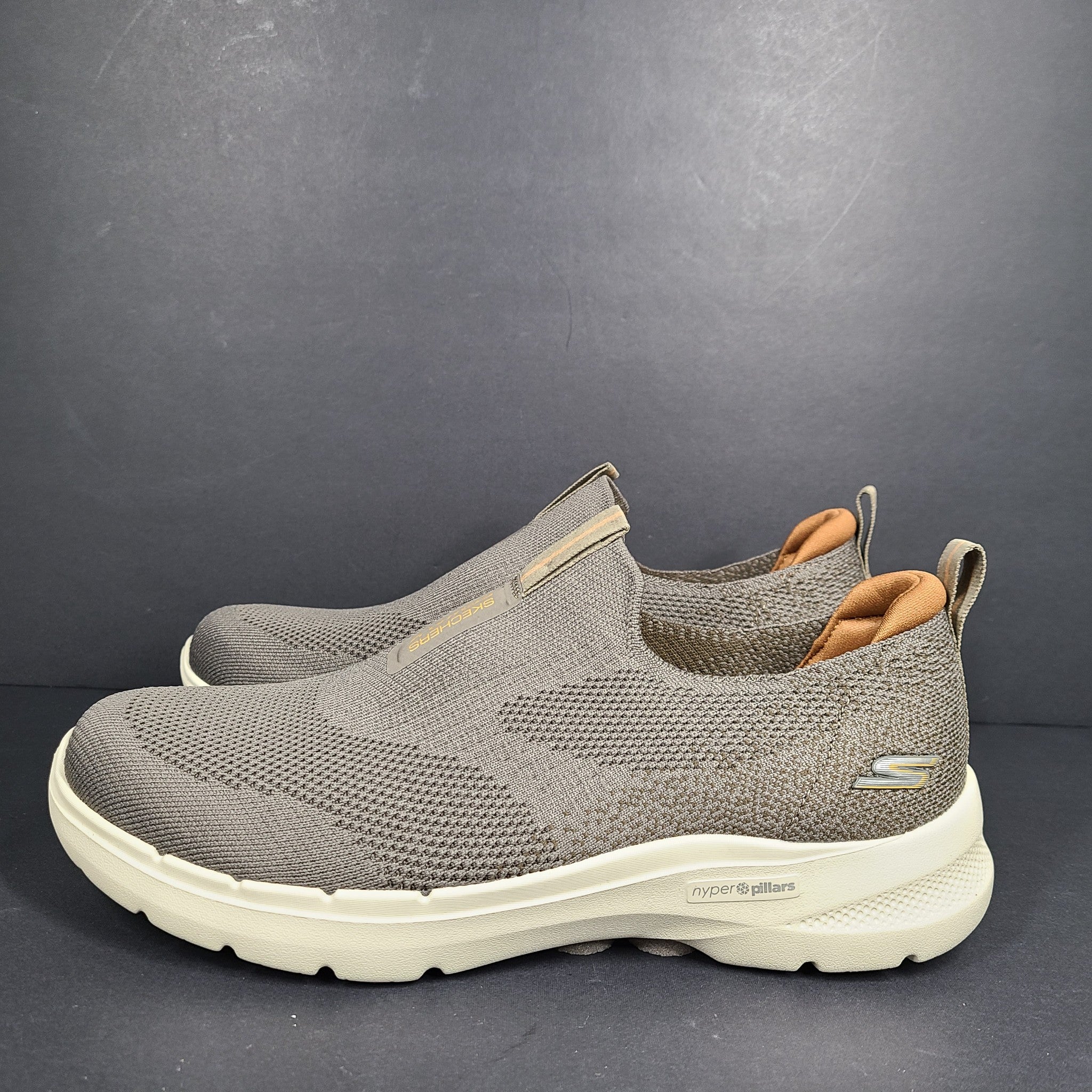 Skechers Men's Go Walk 6 Sneakers Walking Shoes Pull On Brown 216202 US Sz 8