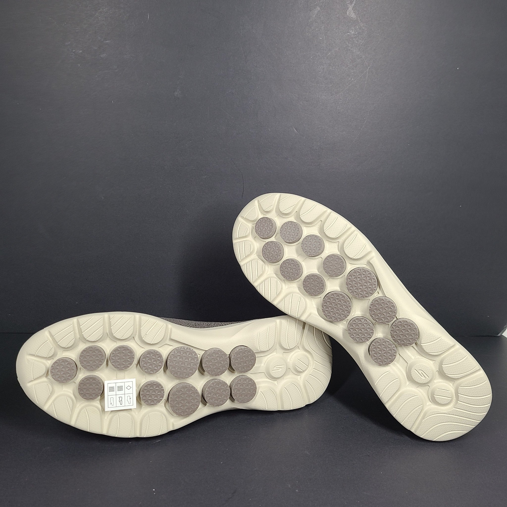 Skechers Men's Go Walk 6 Sneakers Walking Shoes Pull On Brown 216202 US Sz 8