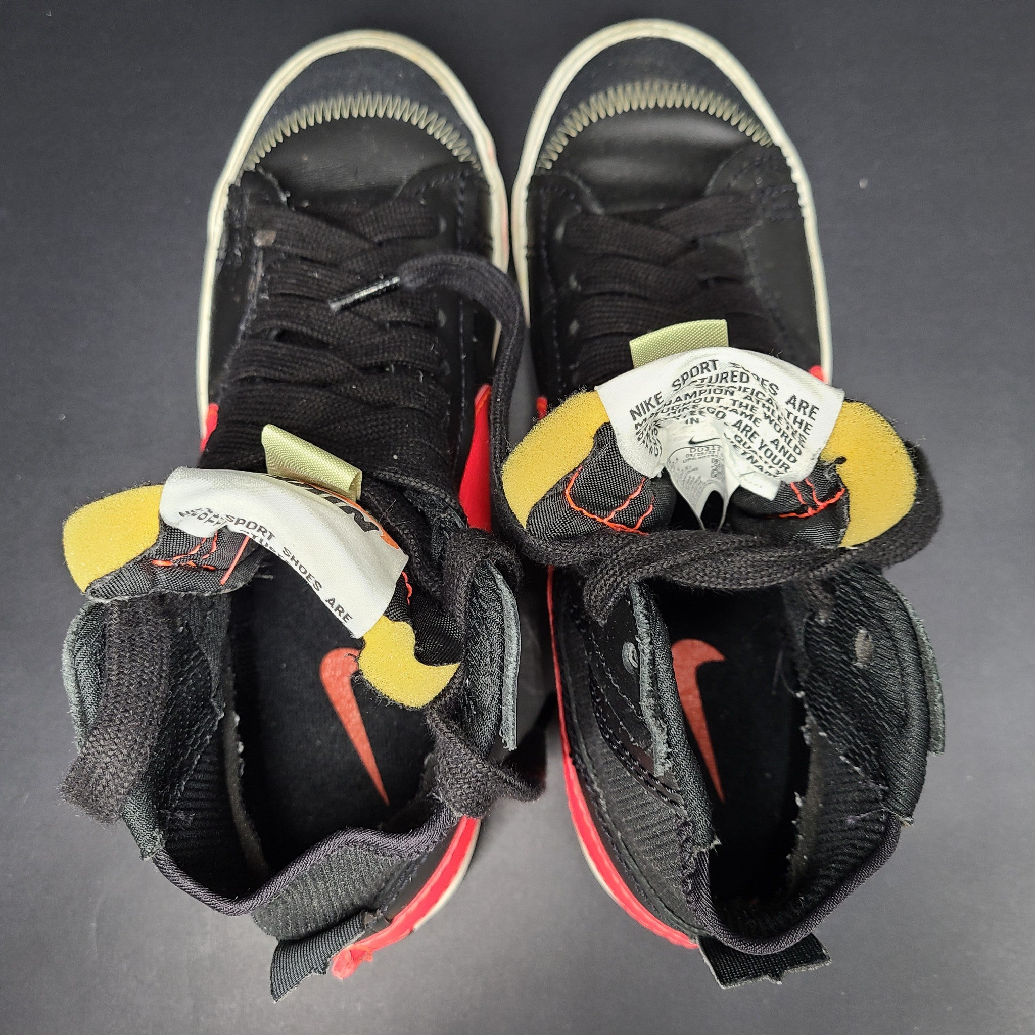 Nike Men's Blazer Mid '77 Jumbo DD3111-001 Sneakers Black Red Sz 9