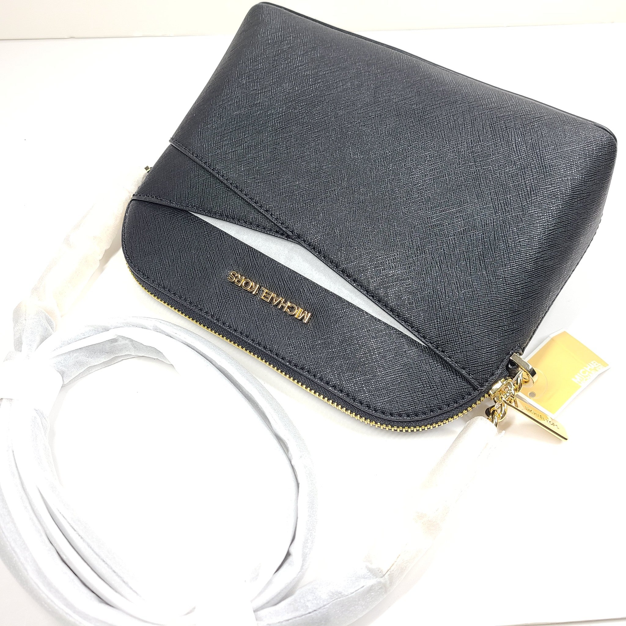 Michael Kors Jet Set Travel Medium Dome Leather Crossbody Bag Black