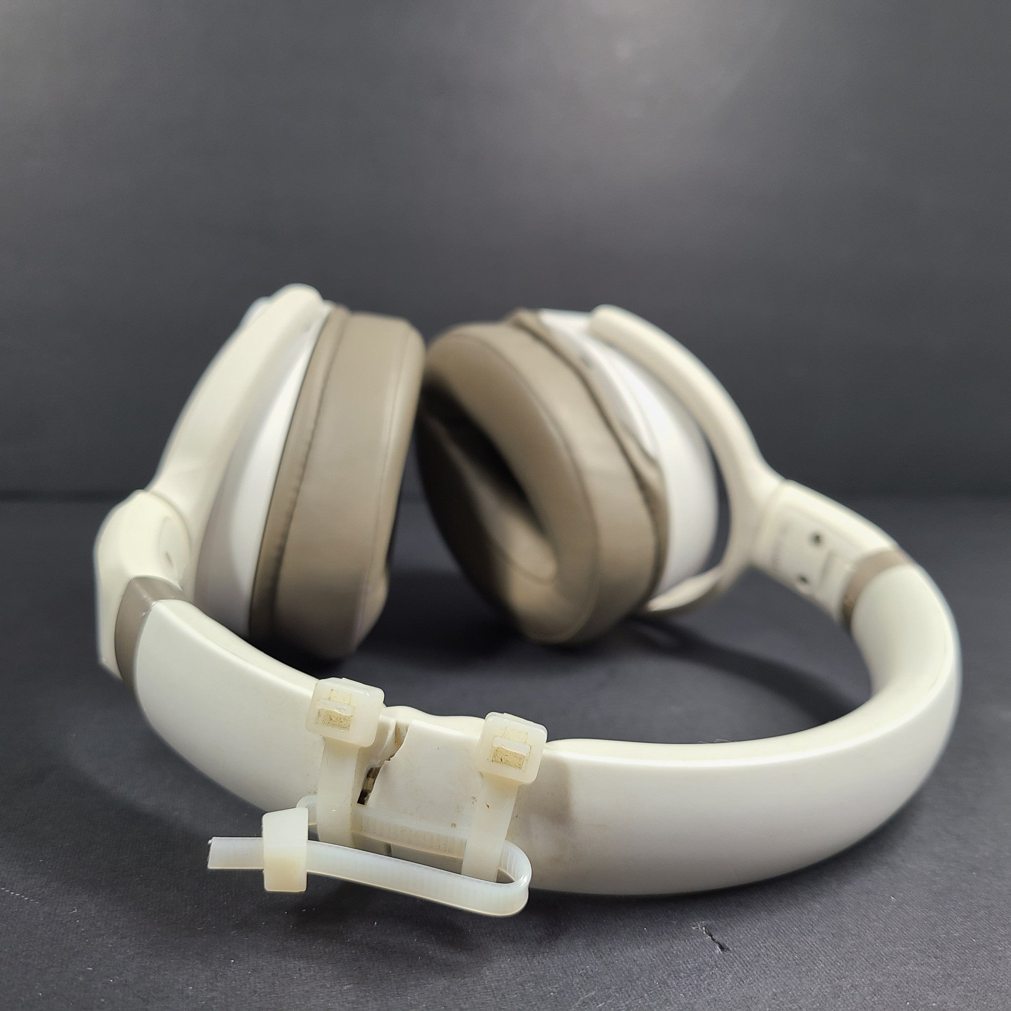 Sennheiser HD 450BT Bluetooth Wireless OverEar Headphones NC White READ