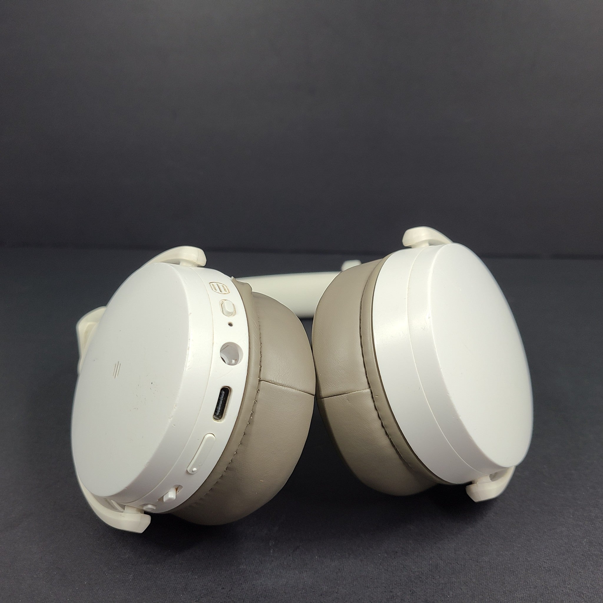Sennheiser HD 450BT Bluetooth Wireless OverEar Headphones NC White READ