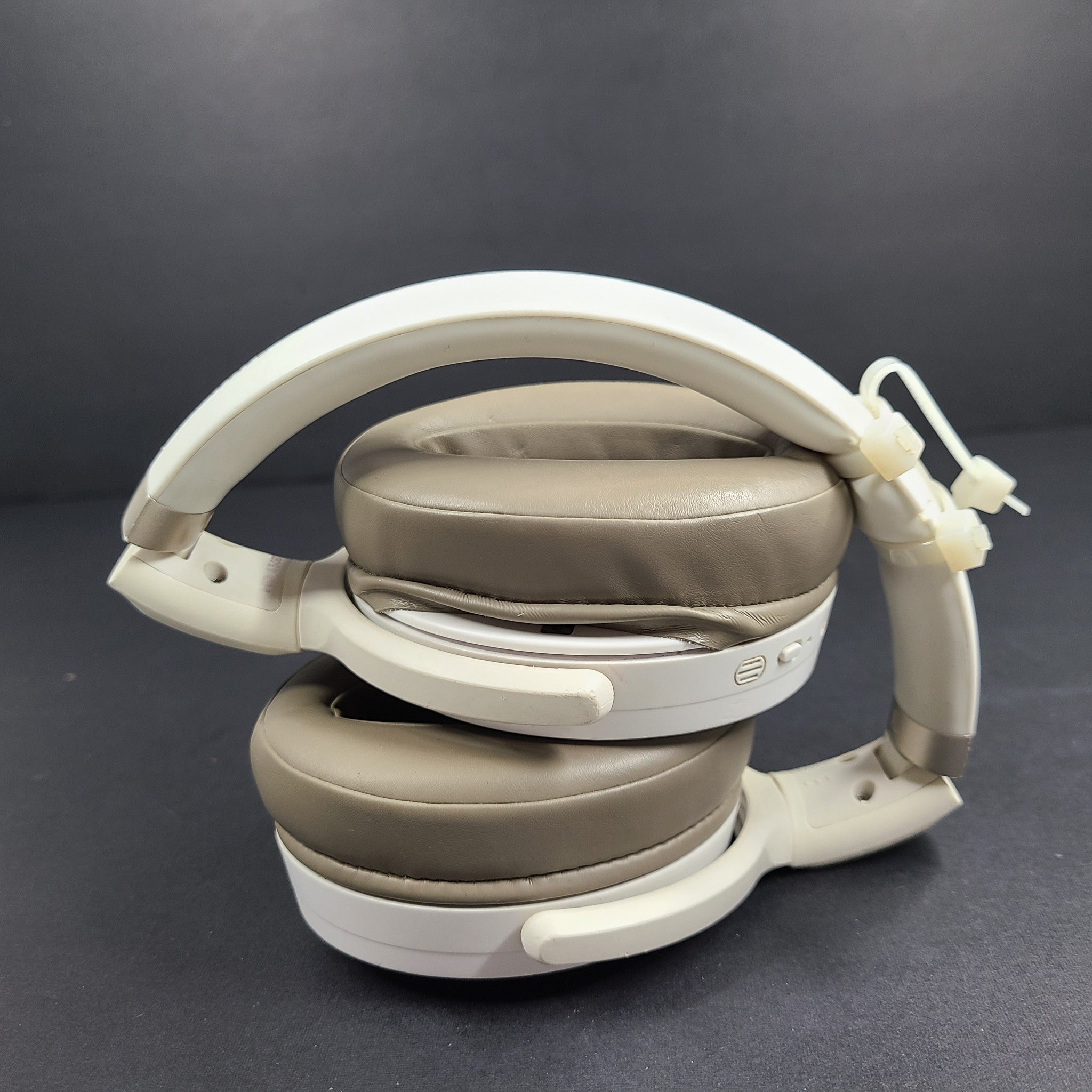 Sennheiser HD 450BT Bluetooth Wireless OverEar Headphones NC White READ