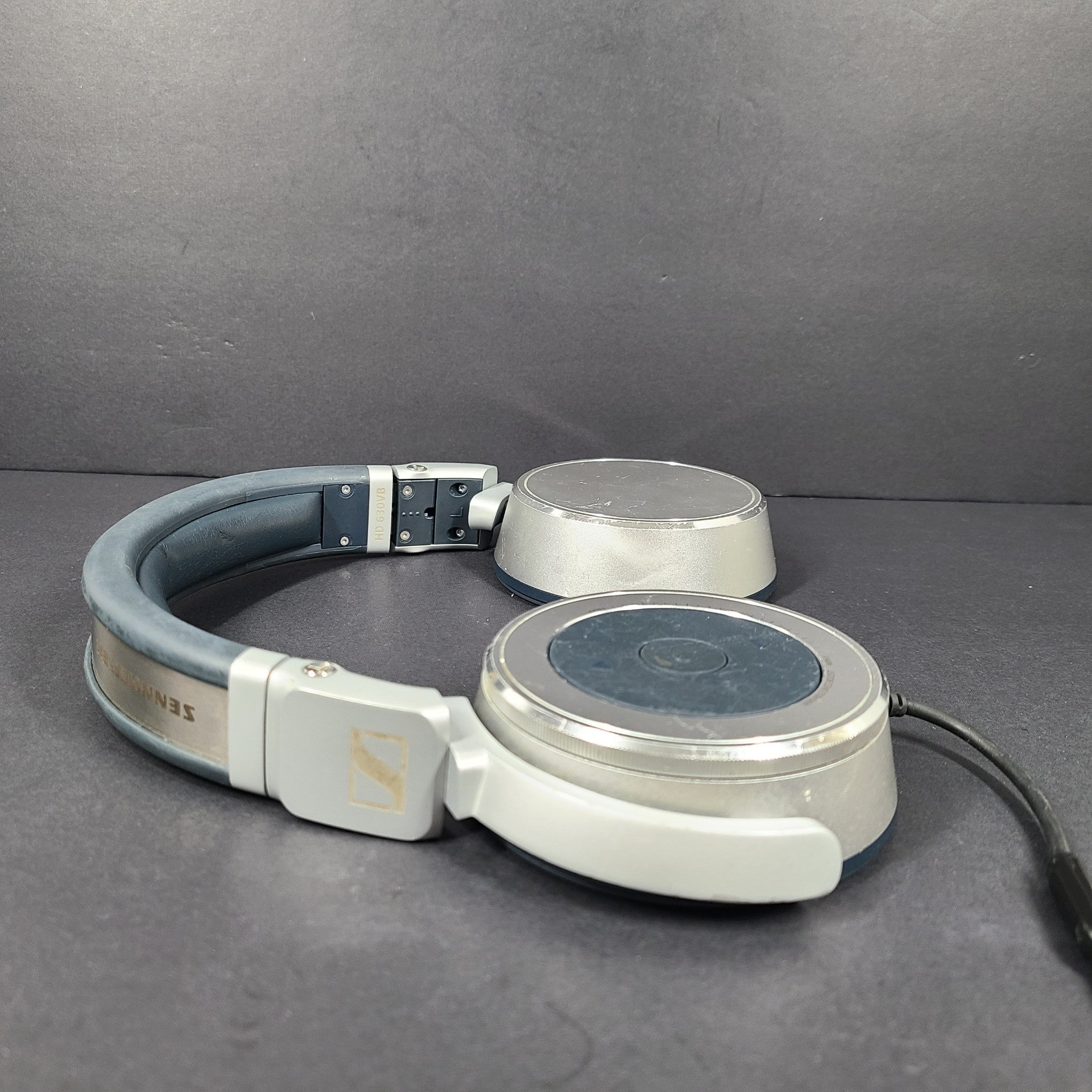 Sennheiser HD 630VB Headphones with Variable Bass and Call Control no Earpads