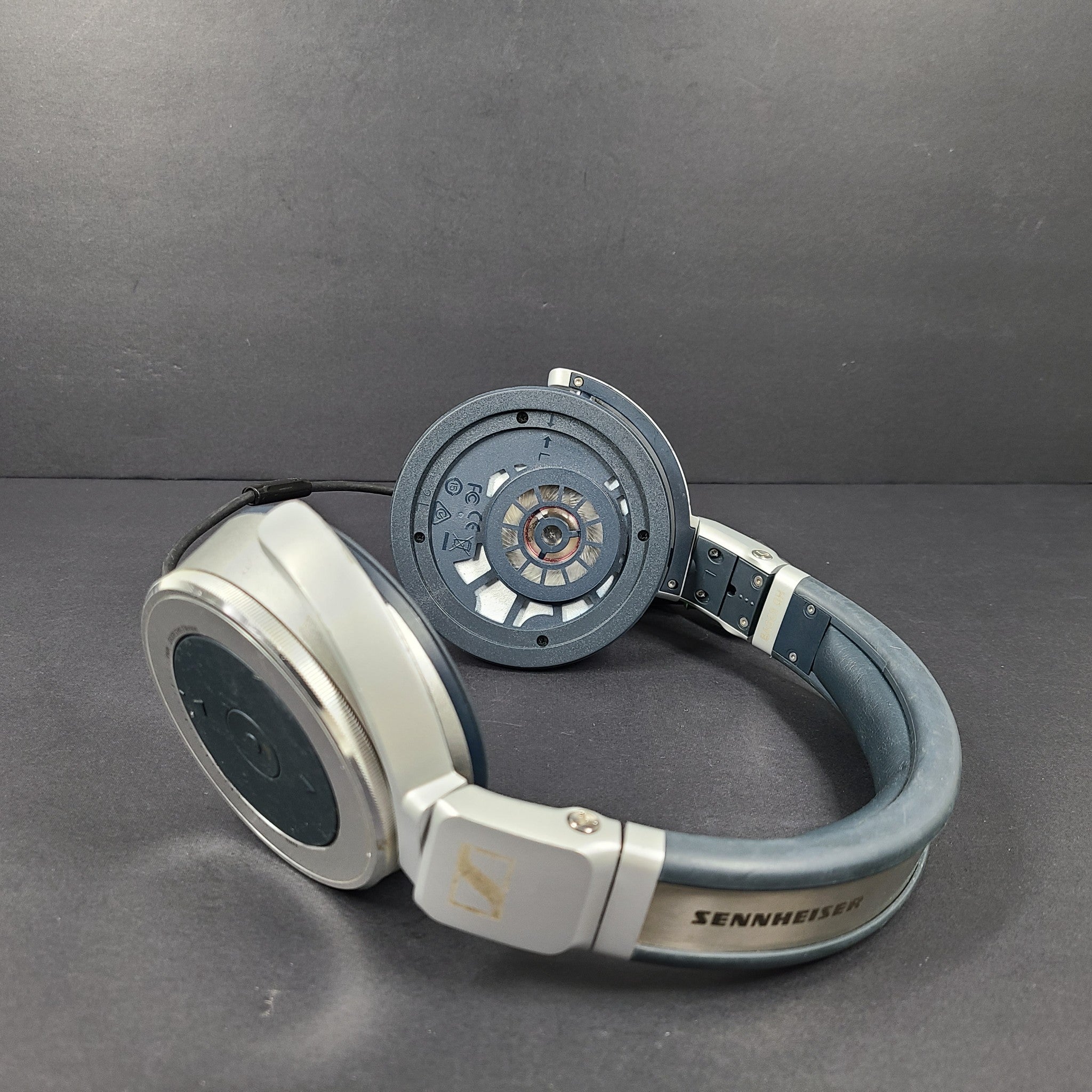 Sennheiser HD 630VB Headphones with Variable Bass and Call Control no Earpads